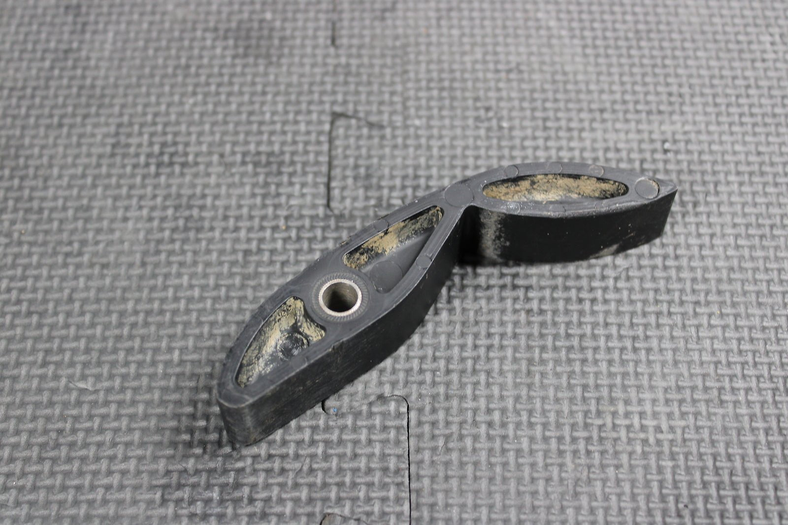 2007 KTM 2004 / 06 - 11 105 04 - 17 85SX OEM CHAIN SUPPORT GUIDE THRUST SLIDER 47007 - hggarage