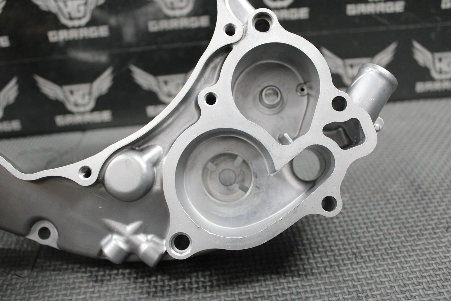 2020 SUZUKI 19 - 25 RMZ250 OEM RIGHT CRANKCASE INNER CLUTCH COVER 11340 - 49H10 GOOD - hggarage