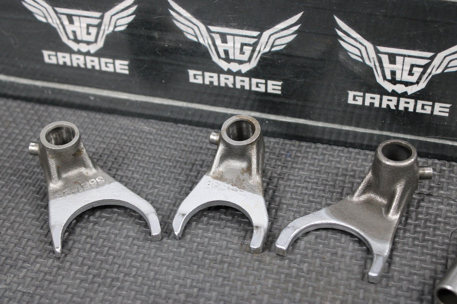 1999 SUZUKI RM125 OEM ENGINE MOTOR TRANSMISSION GEAR SHIFT FORKS SHAFTS GEARS - hggarage