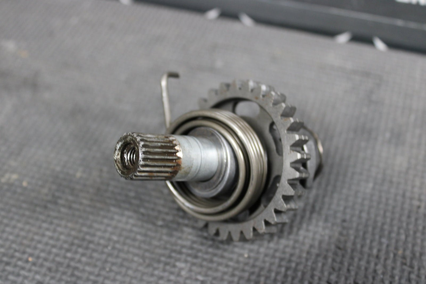 2000 HONDA CR125R OEM KICKSTART KICK START SHAFT W IDLER GEAR 28210 - KS6 - 700 - hggarage