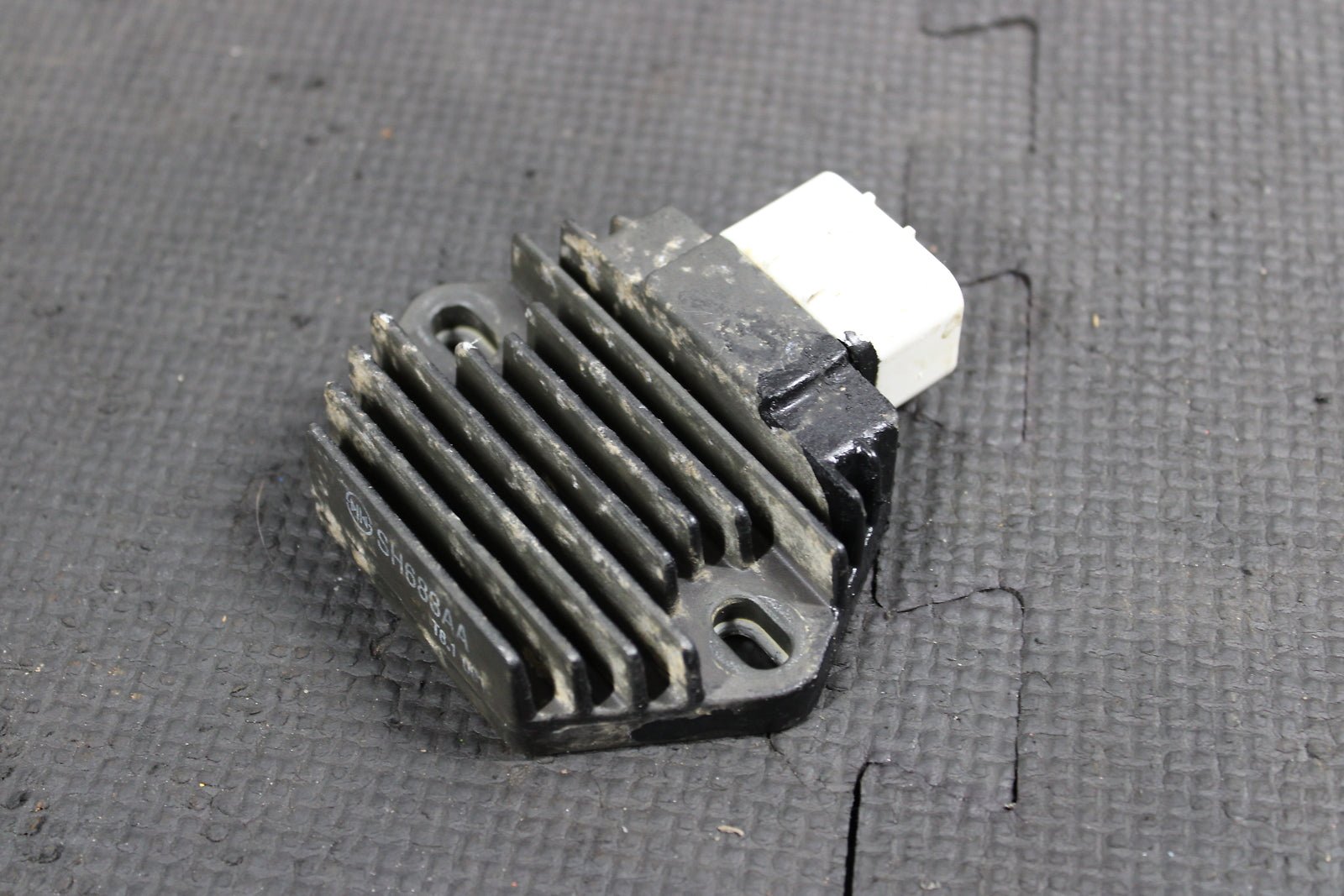 2009 HONDA CRF230L CRF230M OEM RECTIFIER VOLTAGE REGULATOR 31600 - HN5 - hggarage