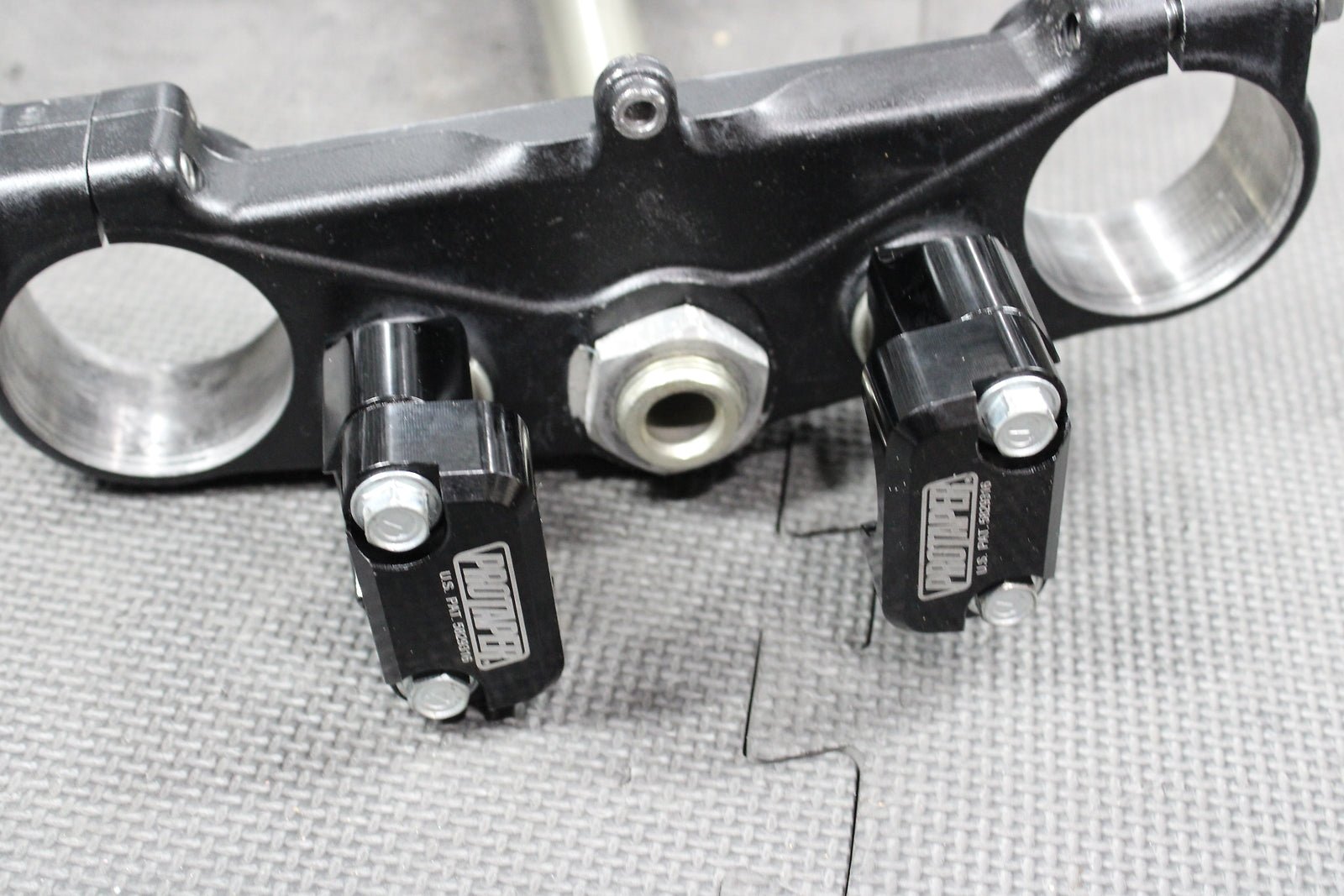 2009 Kawasaki KX250F OEM Front Forks Lower Upper Triple Tree Stem Clamp - hggarage