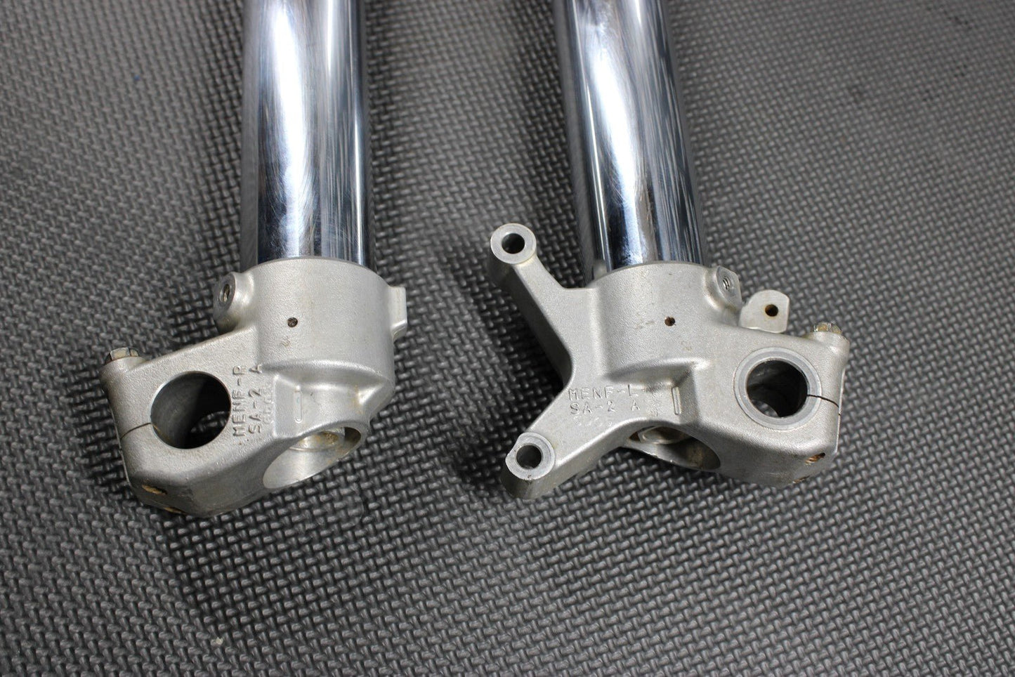 2007 HONDA CRF450R 05 - 07 OEM SHOWA RIGHT LEFT FRONT SUSPENSION FORKS SHOCKS - hggarage