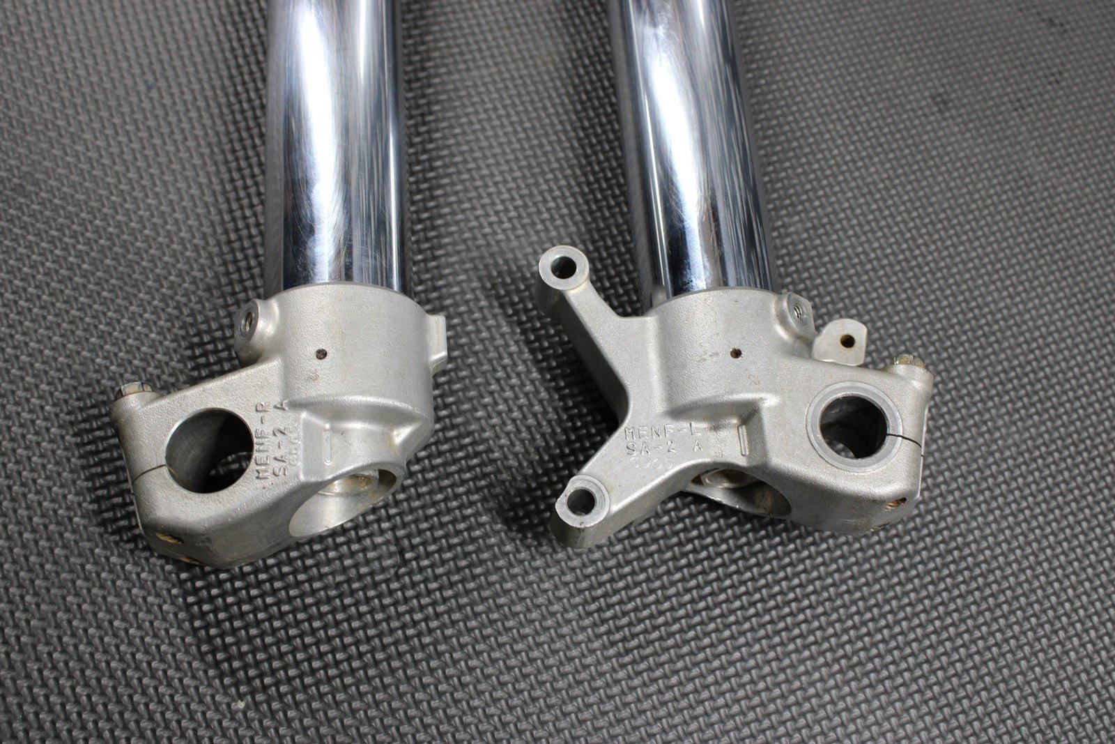 2007 HONDA CRF450R 05 - 07 OEM SHOWA RIGHT LEFT FRONT SUSPENSION FORKS SHOCKS - hggarage
