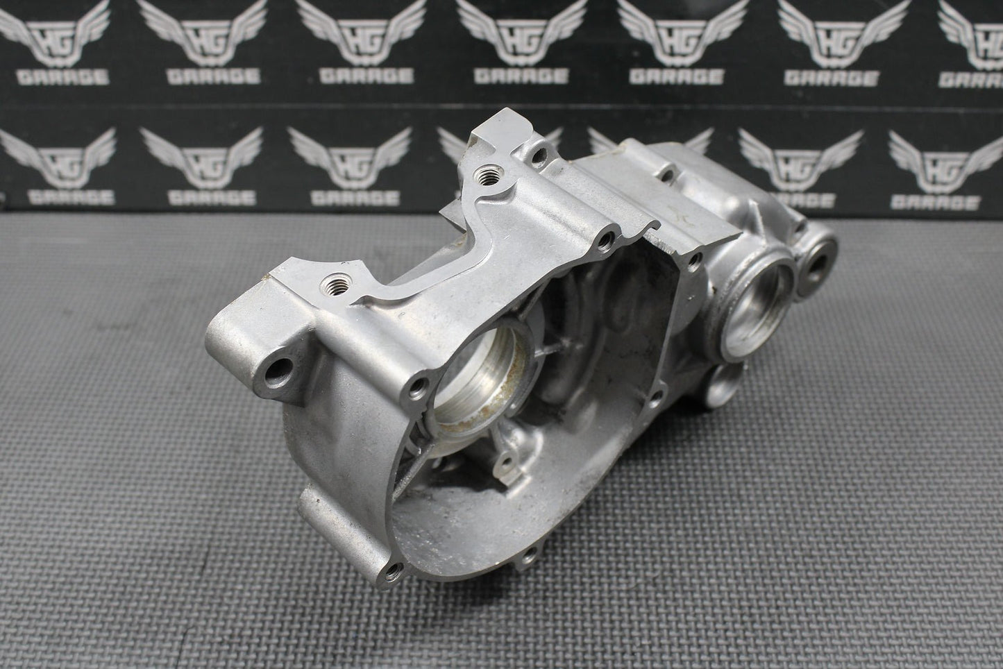 1999 KAWASAKI KX60 85 - 03 OEM LEFT ENGINE MOTOR CRANKCASE CRANK CASE 14001 - 1317 - hggarage