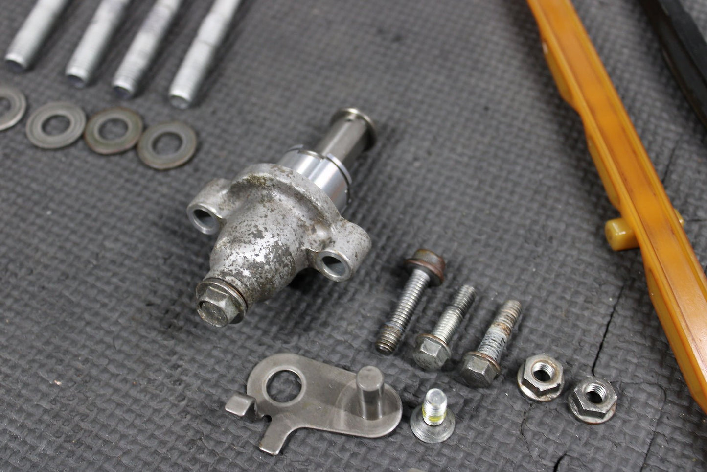 2015 YAMAHA YZ250FX OEM CAM CHAIN CAMSHAFT TENSIONER GUIDES HARDWARE 5TA - 12210 - 1 - hggarage