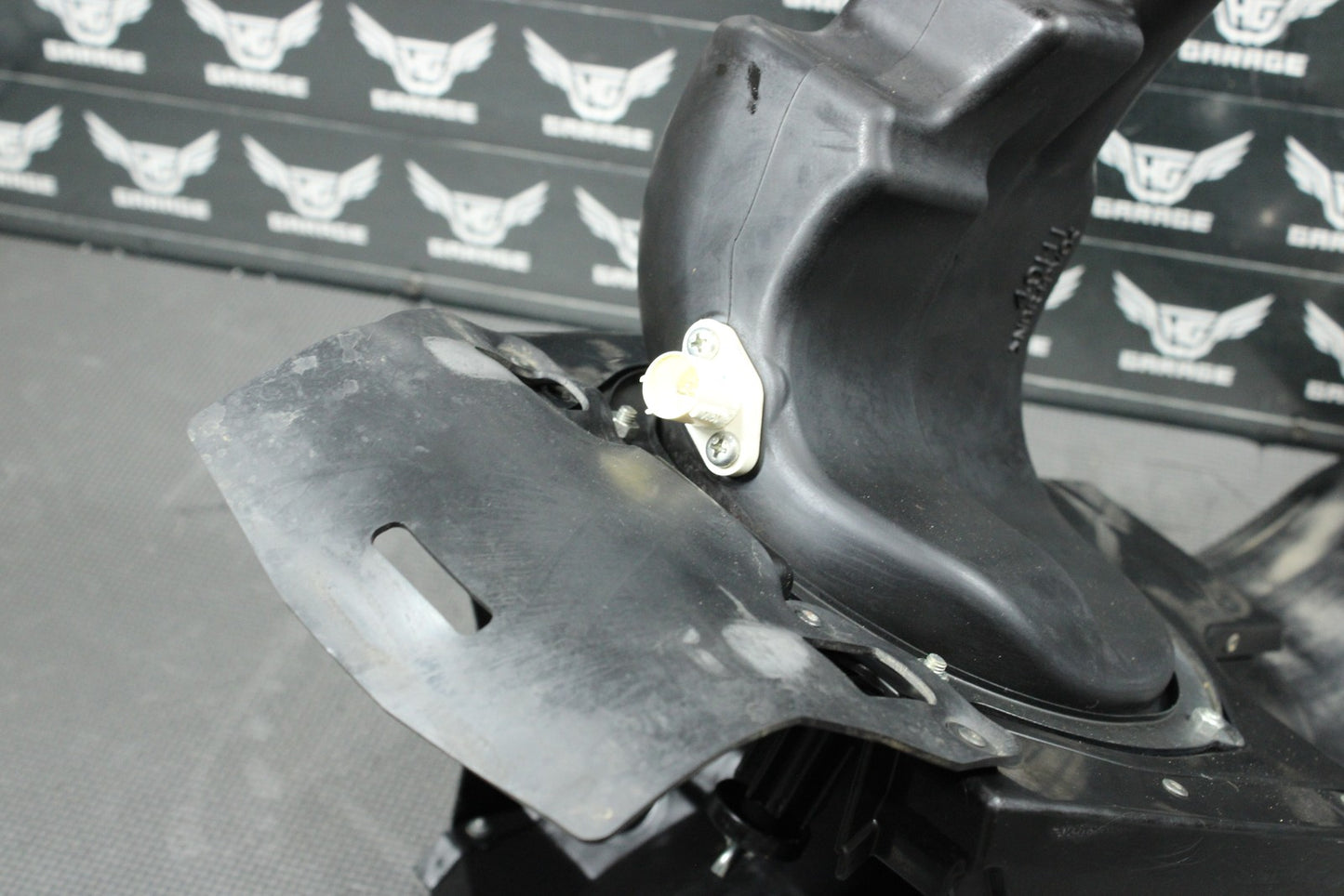 47565884