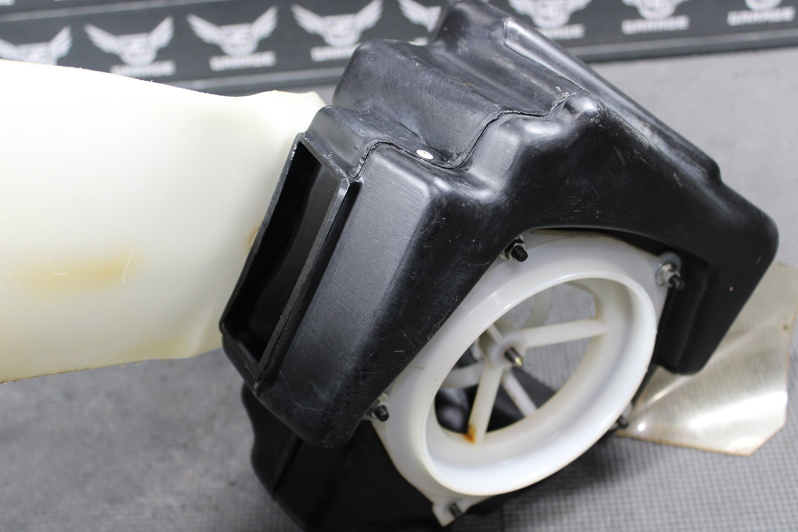 2000 Kawasaki 98 - 00 KX100 KX80 OEM Airbox Intake Air Cleaner Case 11011 - 1511 - hggarage