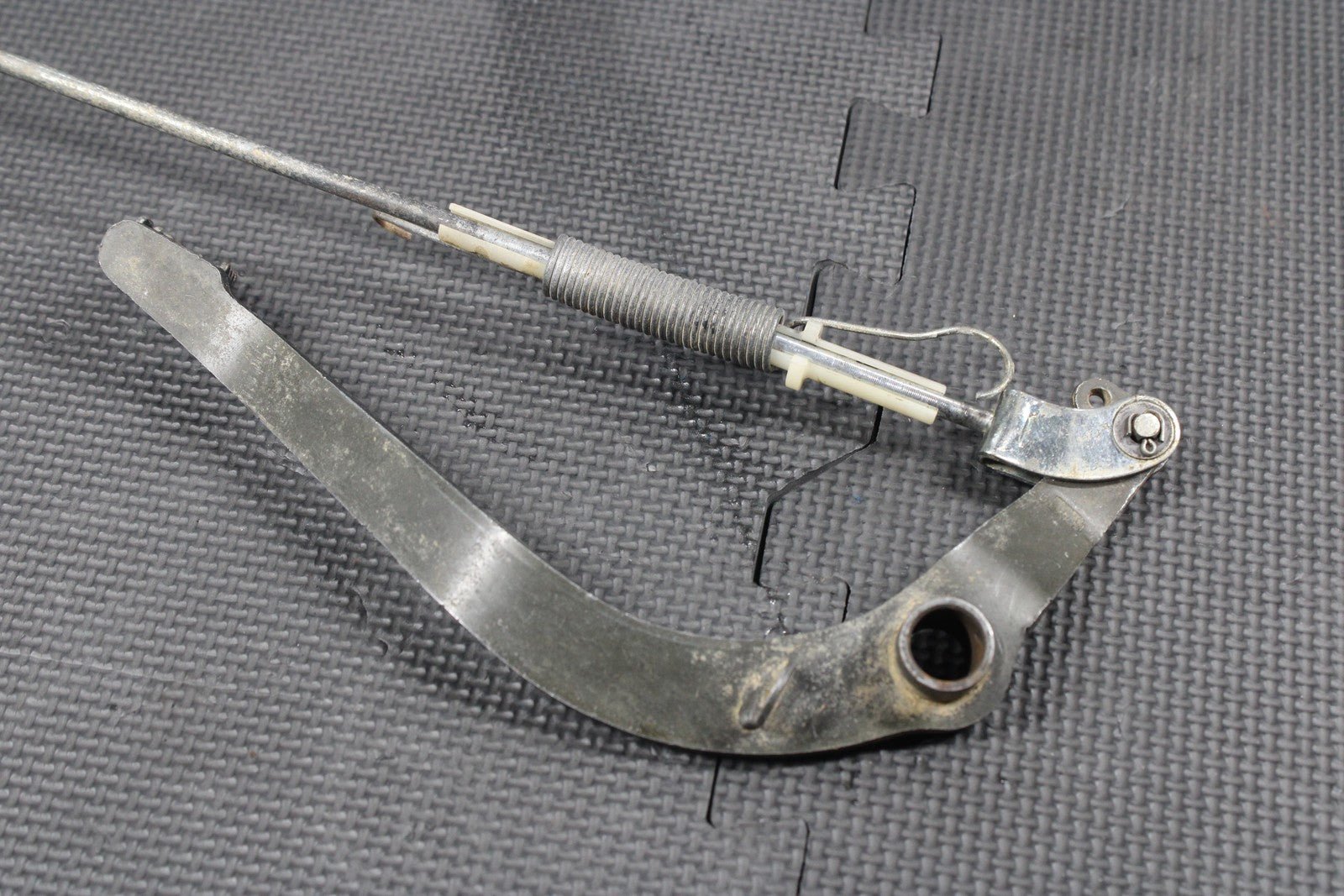 1987 YAMAHA TW200 OEM RIGHT REARSET BRAKE FOOT PEDAL W/SENSOR 2JX - 27211 - 00 - 90 - hggarage
