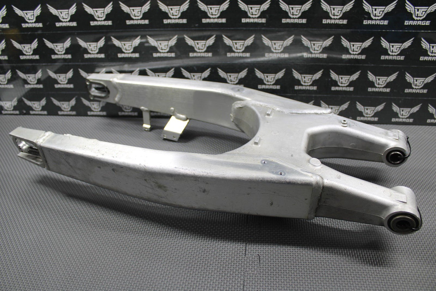 2008 HONDA 08 - 09 CRF250R 08 - 17 CRF250X OEM SWINGARM SWING ARM 52200 - KRN - A10 GOOD - hggarage