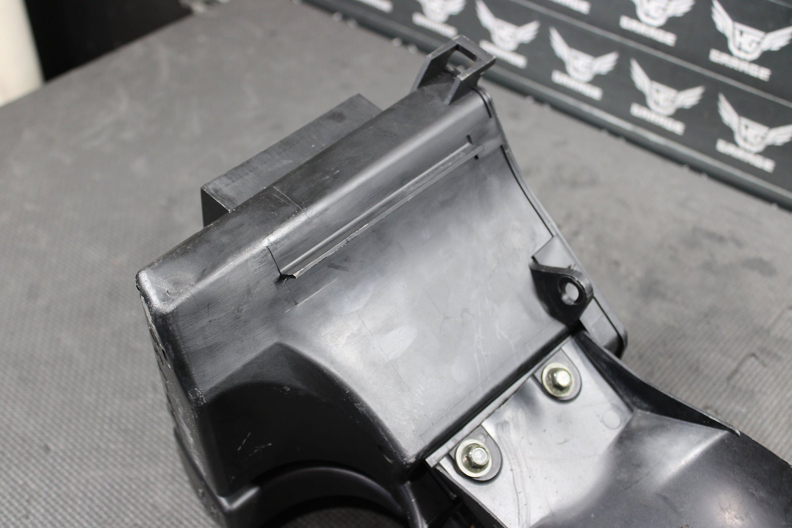 2000 Yamaha TTR125L 00 - 03 OEM Airbox Intake Air Cleaner Case 5HP - 14411 - 01 - 00 - hggarage