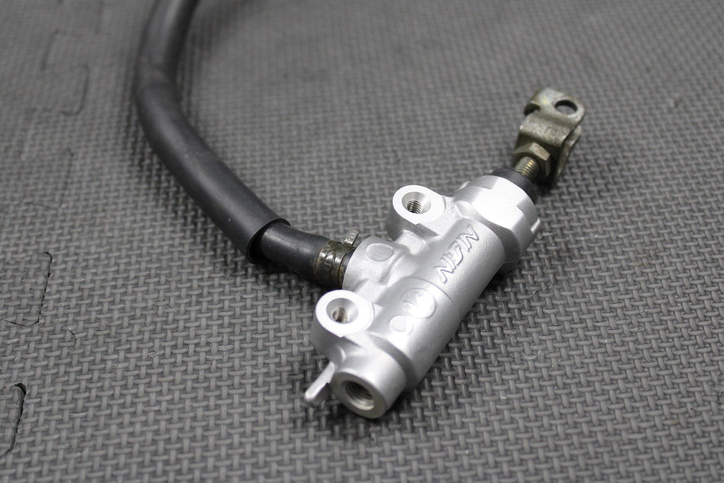 1997 HONDA 97 - 01 CR250R OEM REAR BACK BRAKE MASTER CYLINDER 43510 - KZ3 - B01 NICE! - hggarage