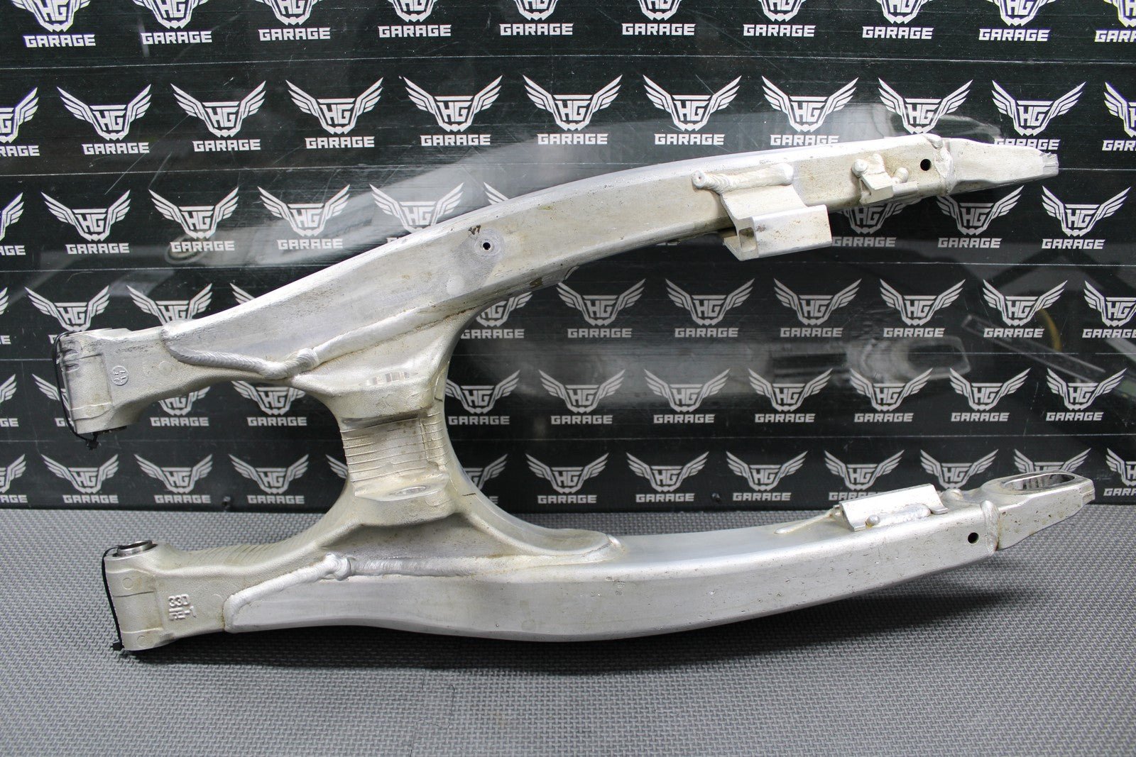 2020 YAMAHA YZ250F YZ250FX YZ450F OEM SWINGARM SWING ARM BR9 - 22110 - 00 - 00 GOOD - hggarage