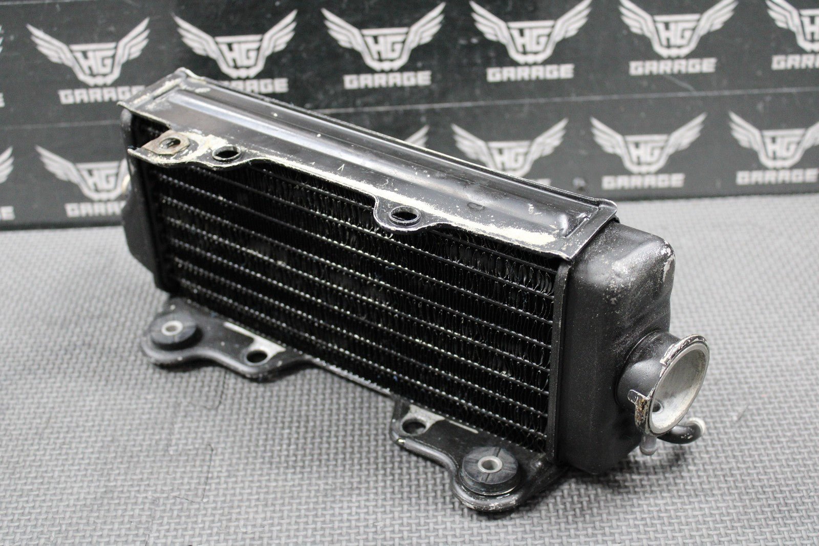 1987 1988 HONDA CR125R OEM RIGHT SIDE FILL RADIATOR COOLER 19010 - KS6 - 700 NICE! - hggarage