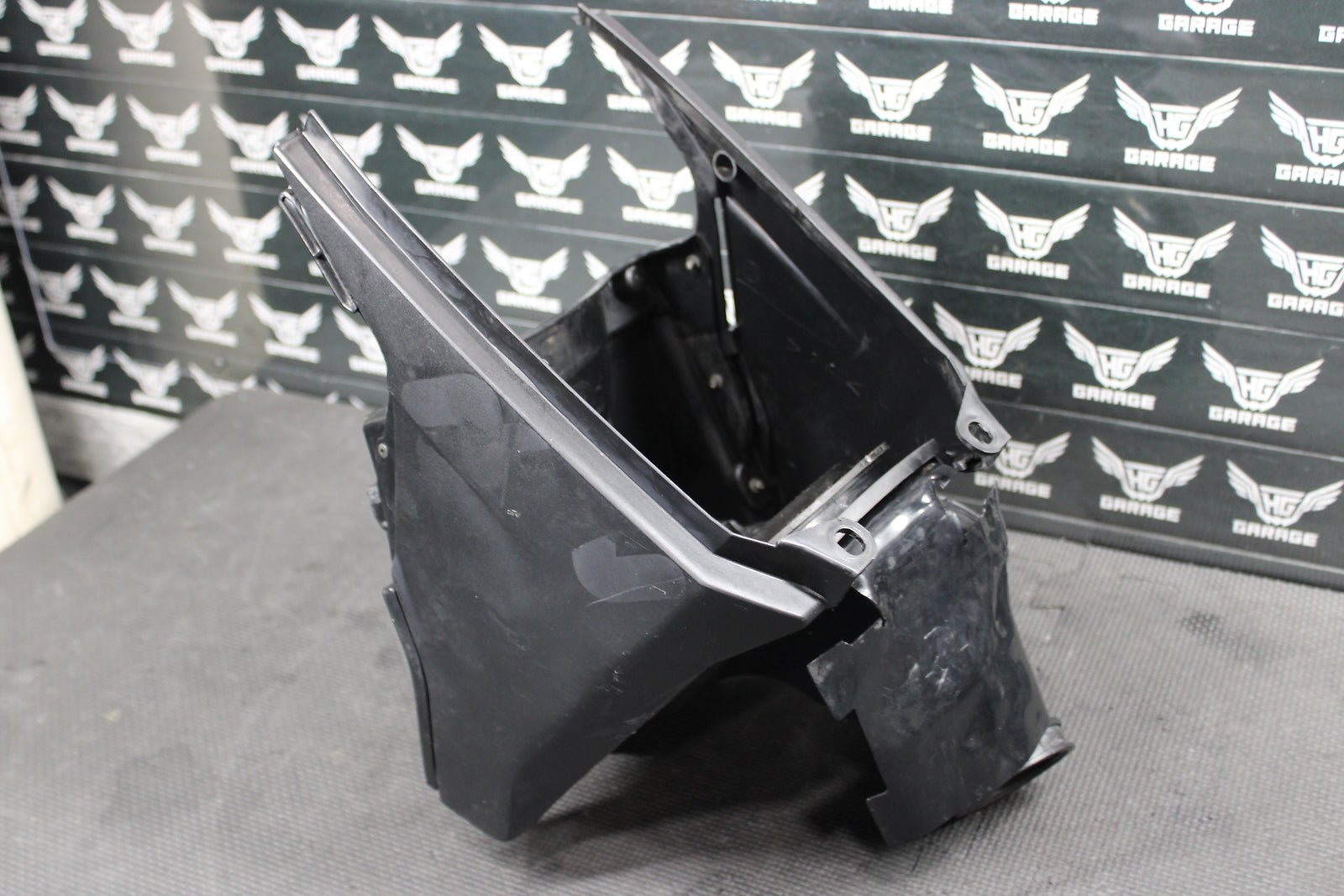 2007 YAMAHA YZ450F AIR CLEANER AIRBOX FILTER BOX INTAKE 2S2 - 14401 - 70 - 00 - hggarage