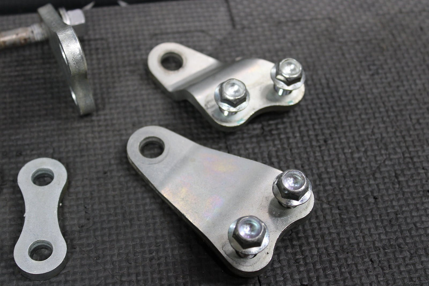 2022 YAMAHA YZ450FX OEM ENGINE MOTOR MOUNT STAY BRACKETS 90201 - 10045 - 00 - hggarage