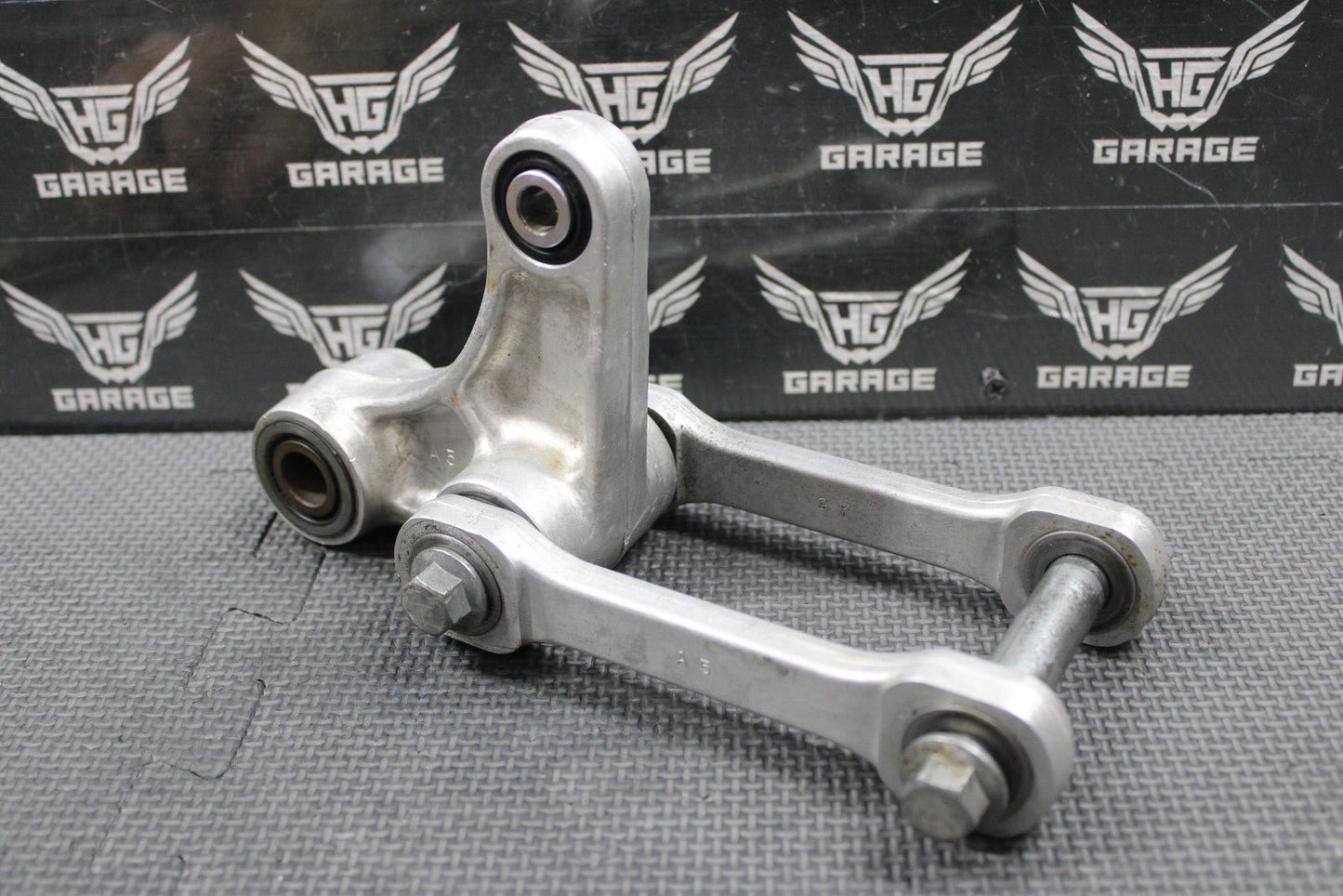 1999 SUZUKI 98 - 99 RM250 OEM REAR SHOCK SWINGARM LINKAGE LEVER 62600 - 37820 NICE! - hggarage