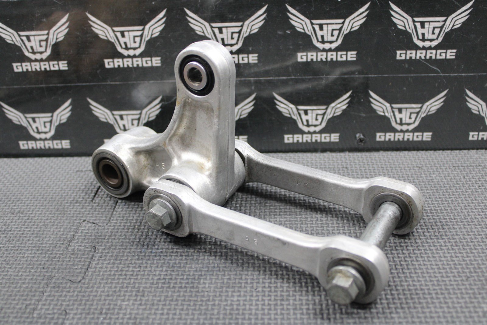 1999 SUZUKI 98 - 99 RM250 OEM REAR SHOCK SWINGARM LINKAGE LEVER 62600 - 37820 NICE! - hggarage