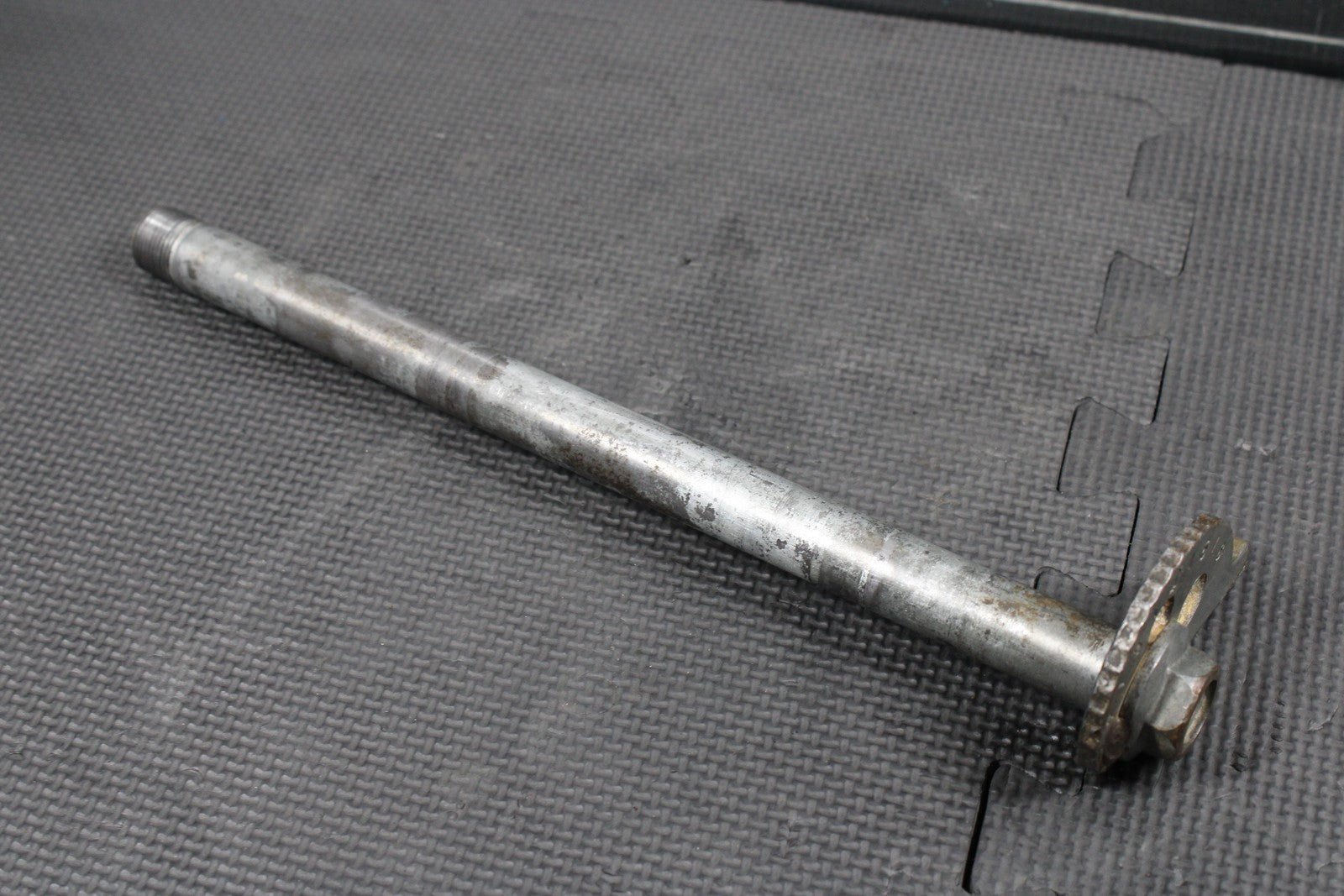 1986 86 - 88 KAWASAKI KDX200 REAR AXLE BACK WHEEL RIM PIVOT BOLT AXLE 41068 - 1211 - hggarage