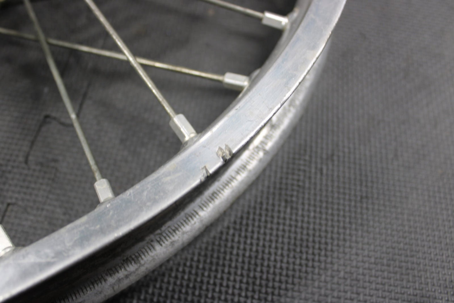 1999 SUZUKI 96 - 00 RM125 RM250 OEM FRONT WHEEL RIM 54111 - 36E10 55311 - 36E00 - hggarage