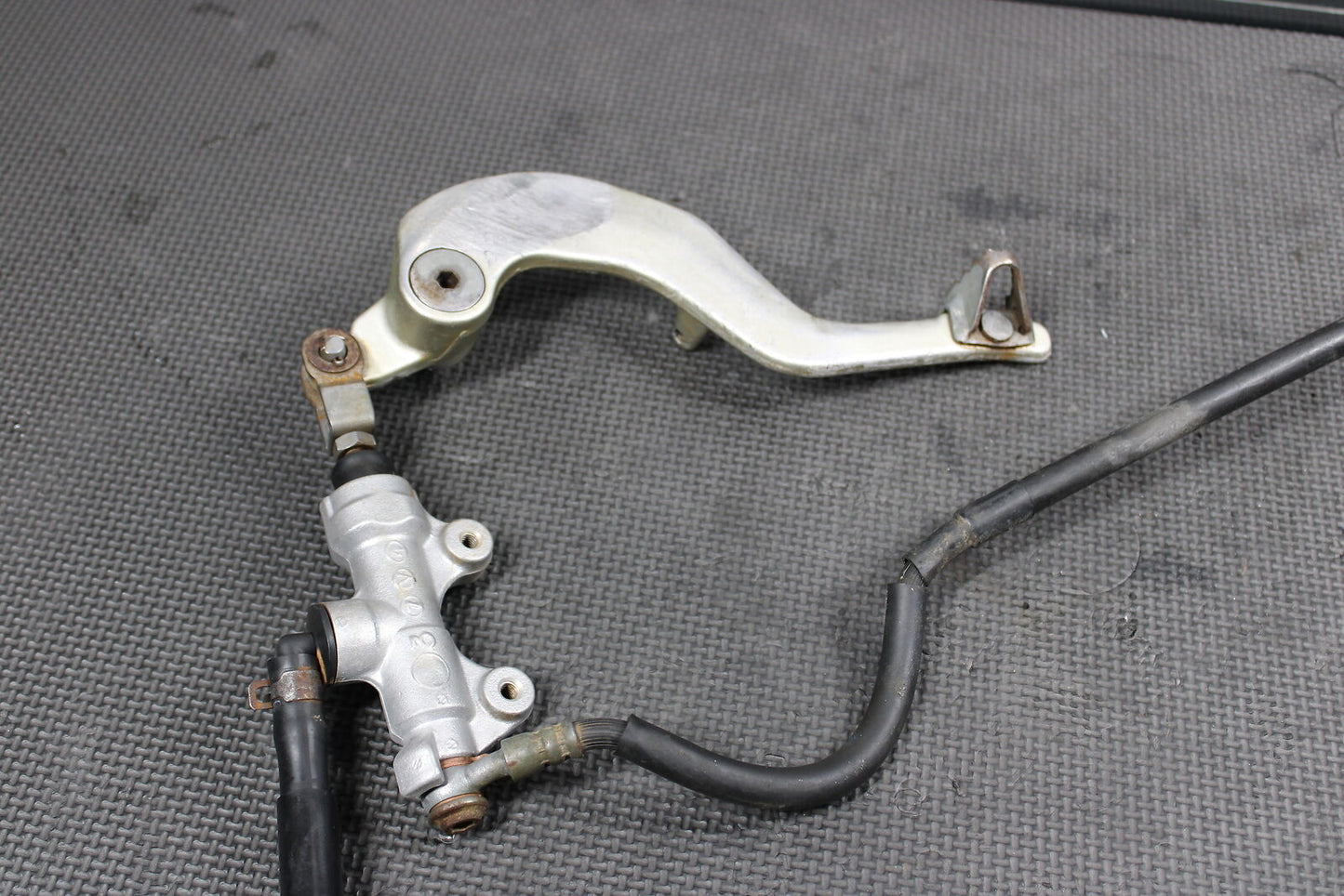 1998 YAMAHA YZ400F OEM NISSIN REAR BACK BRAKE CALIPER MASTER CYLINDER LEVER