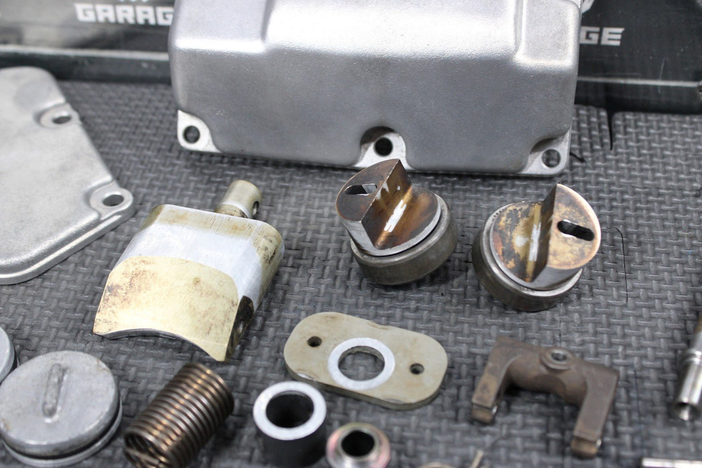 1996 SUZUKI RM250 MODEL T OEM ENGINE POWER VALVE GOVERNOR EXHAUST VALVE ASSEMBLY - hggarage