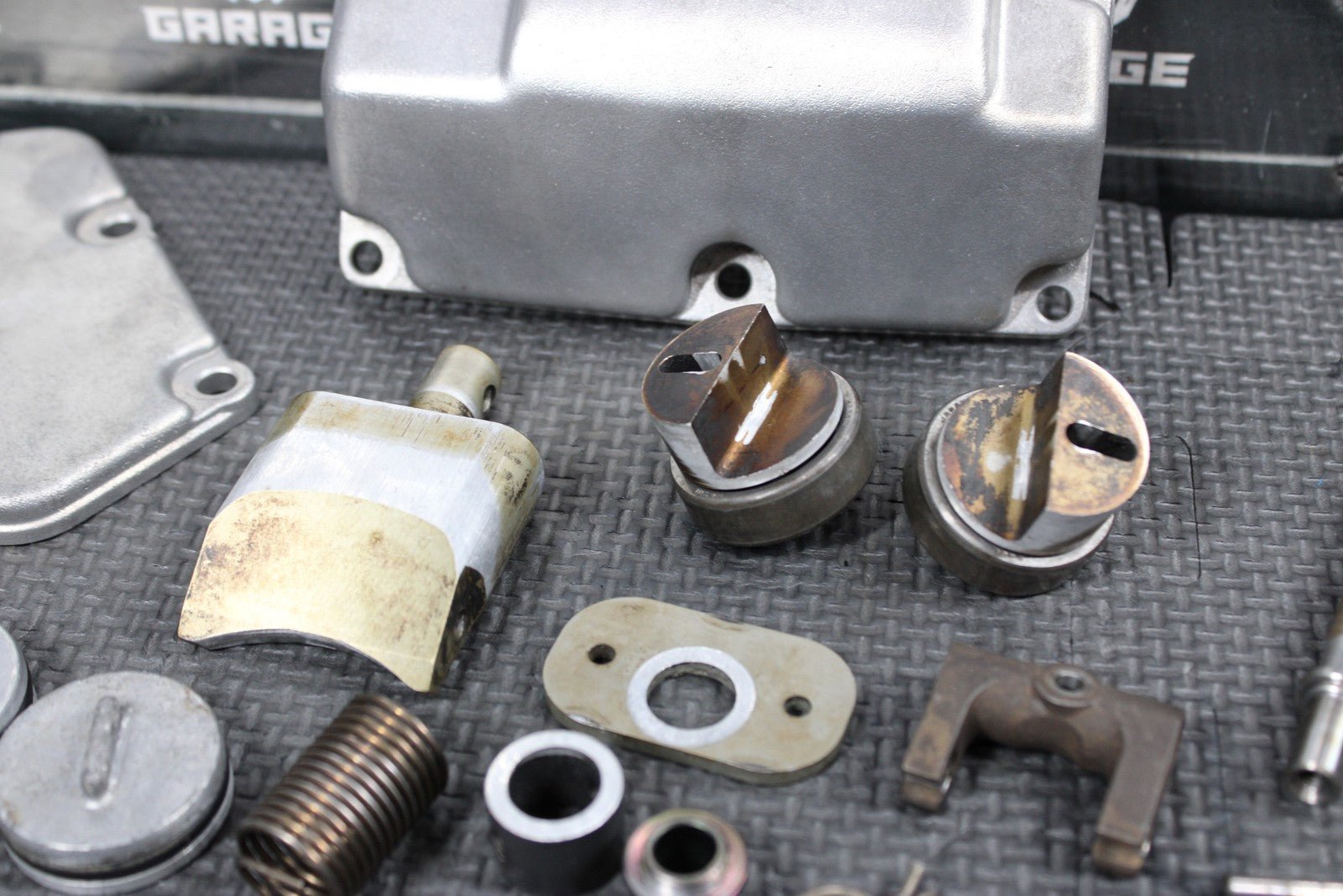 1996 SUZUKI RM250 MODEL T OEM ENGINE POWER VALVE GOVERNOR EXHAUST VALVE ASSEMBLY - hggarage