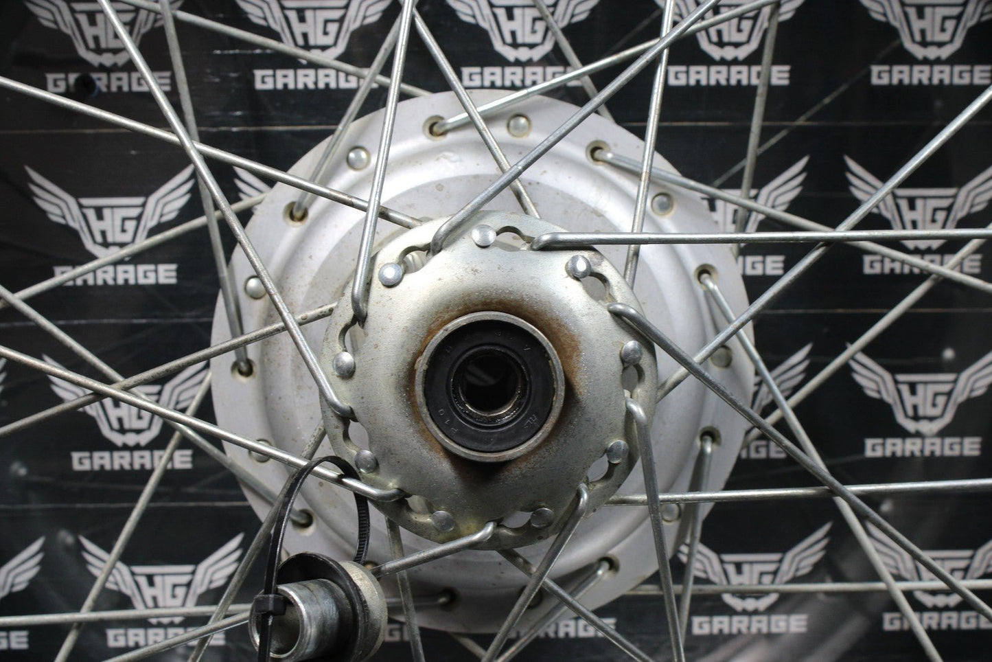 1987 YAMAHA TW200 OEM 18 X 2.50 FRONT WHEEL RIM 2JX - 25111 - 00 - 00 94425 - 18446 - 00 - hggarage