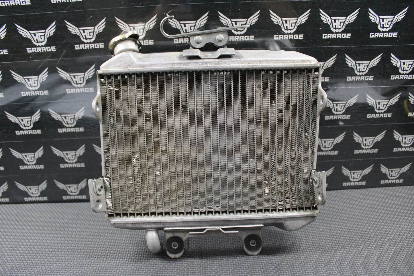 1997 HONDA 97 - 99 CR250R OEM RADIATOR COOLER W/ CAP 19100 - KZ3 - J10 GOOD - hggarage