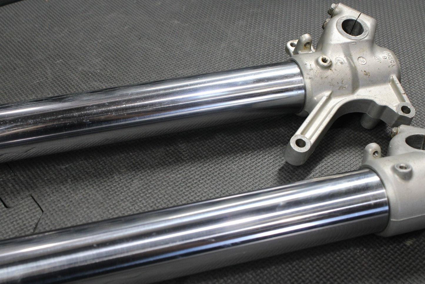 2002 YAMAHA YZ250 OEM RIGHT LEFT FRONT SUSPENSION FORKS SHOCKS 5NX - 23102 - 00 - 00 - hggarage