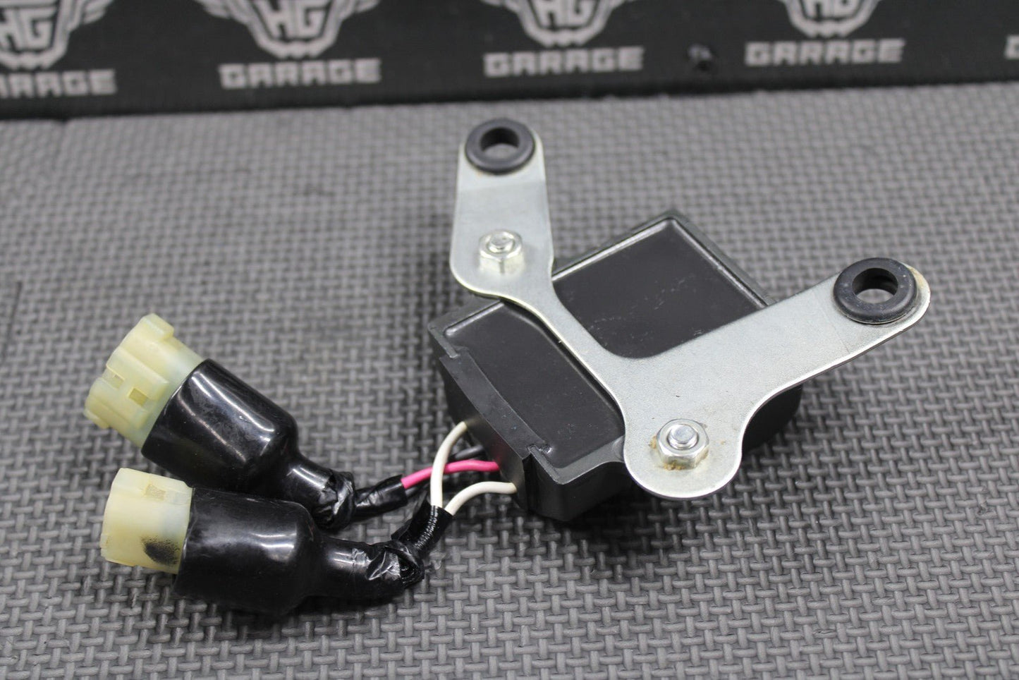 2020 YAMAHA 19 - 22 YZ250F OEM RECTIFIER VOLTAGE REGULATOR B7B - 81960 - 00 - 00 GOOD - hggarage