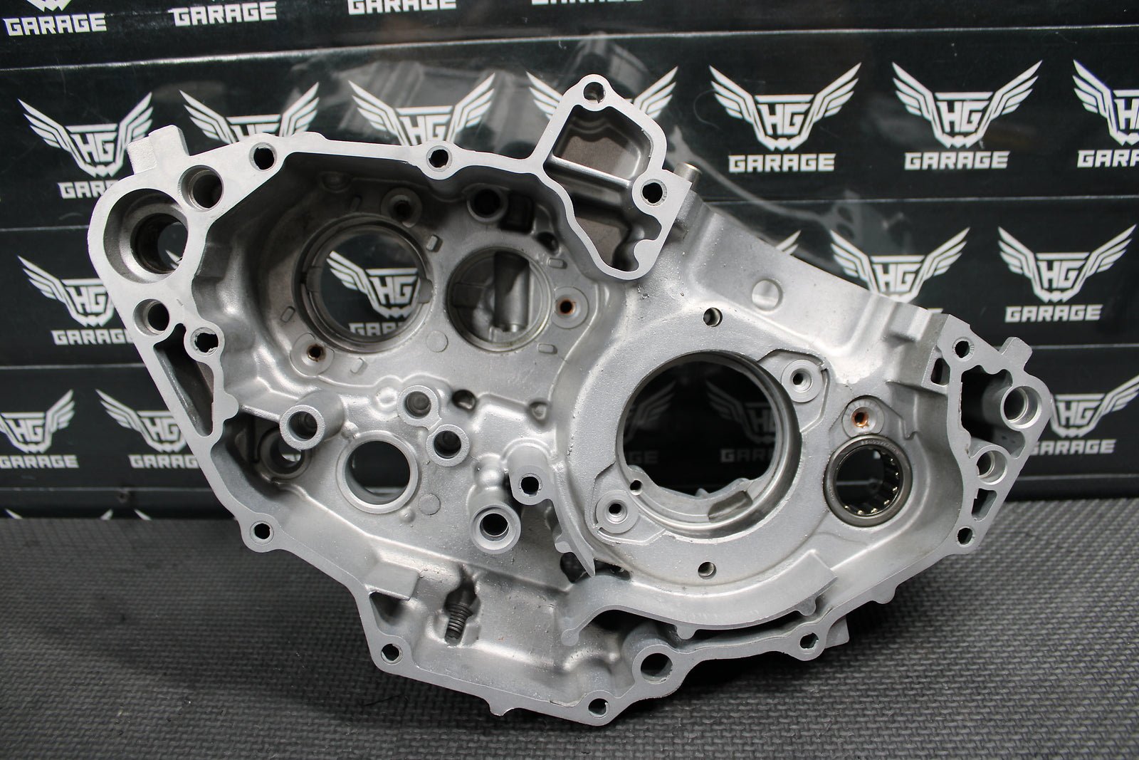 2002 Yamaha WR426F YZ426F OEM Left Side Crankcase Crank Case Half Bottom End - hggarage
