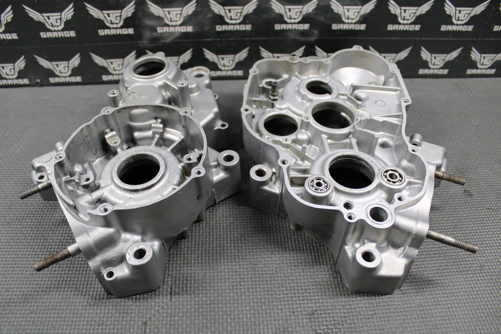 1992 KAWASAKI KX125 OEM LEFT RIGHT ENGINE MOTOR CRANKCASE CRANK CASES 14001 - 5314 - hggarage