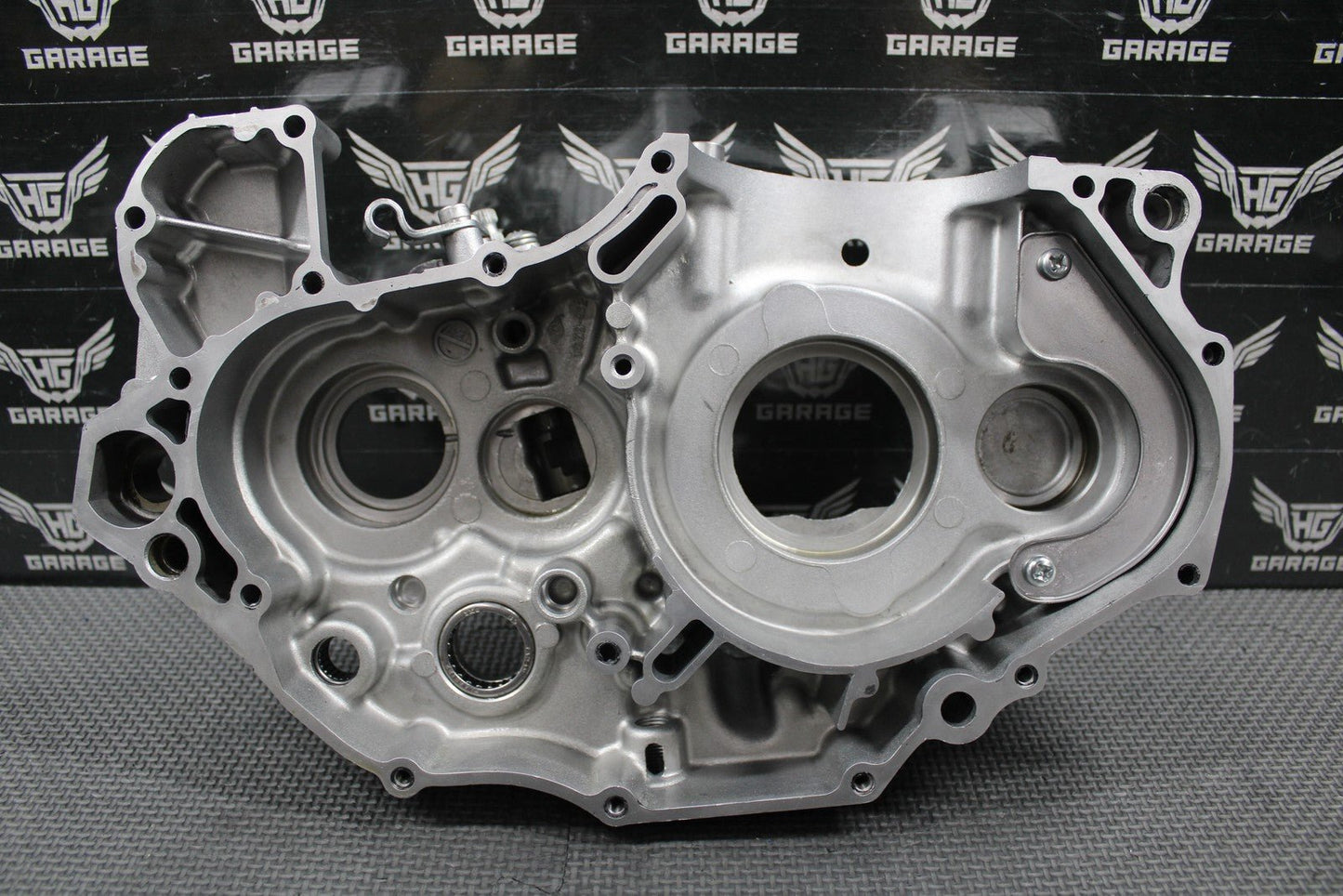 2003 KAWASAKI KLX400SR DRZ400 OEM LEFT RIGHT CRANKCASE CRANK CASE SET 14001 - S015 - hggarage