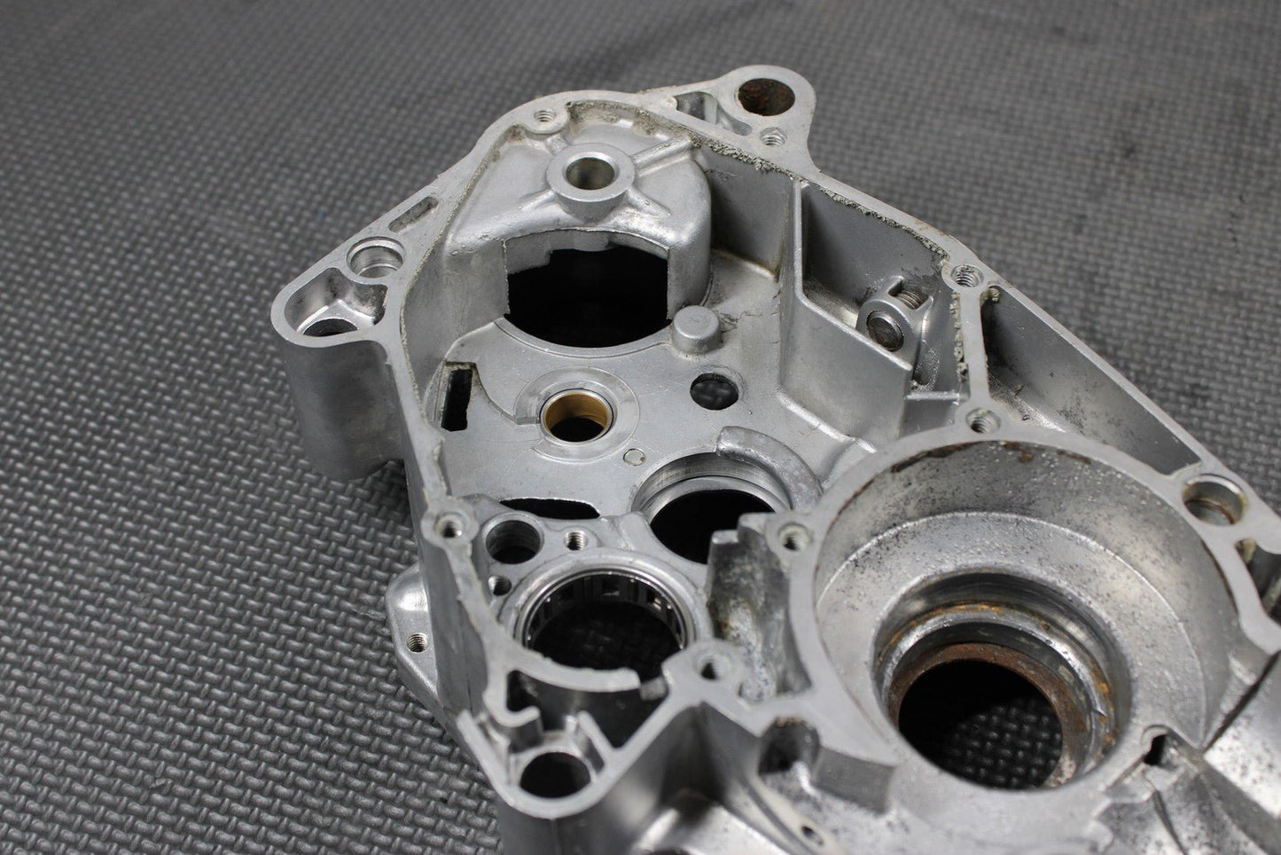 1985 YAMAHA PW80 OEM LEFT RIGHT ENGINE MOTOR CRANKCASE SET CASES BLOCK - hggarage