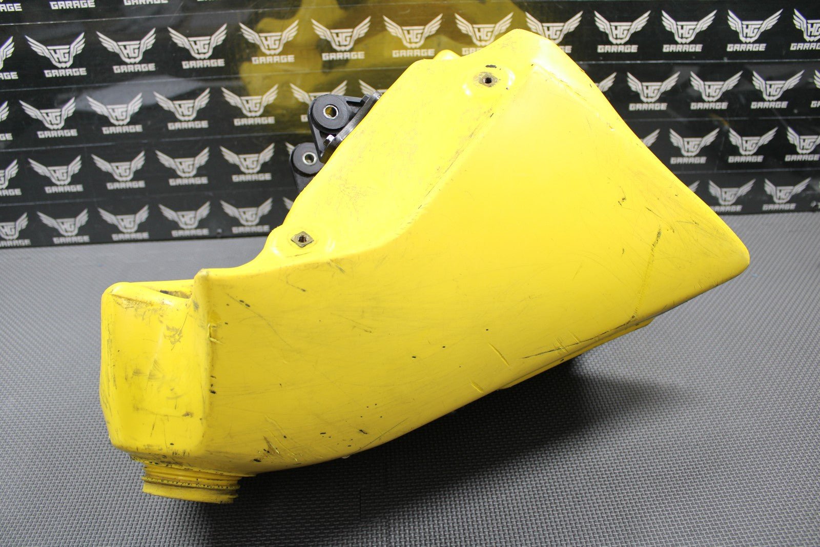 1995 93 - 95 SUZUKI RMX250 OEM GAS FUEL TANK CELL PETROL RESERVOIR 44100 - 05853 - 25Y - hggarage
