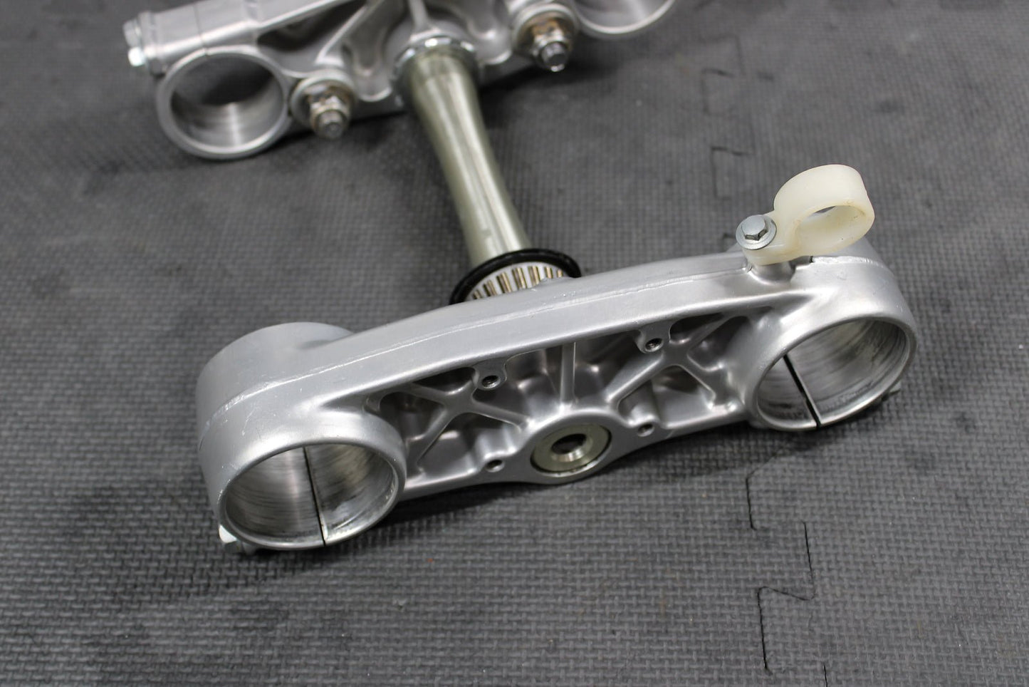 2000 HONDA CR125R OEM FRONT FORKS LOWER UPPER TRIPLE TREE STEM CLAMP - hggarage