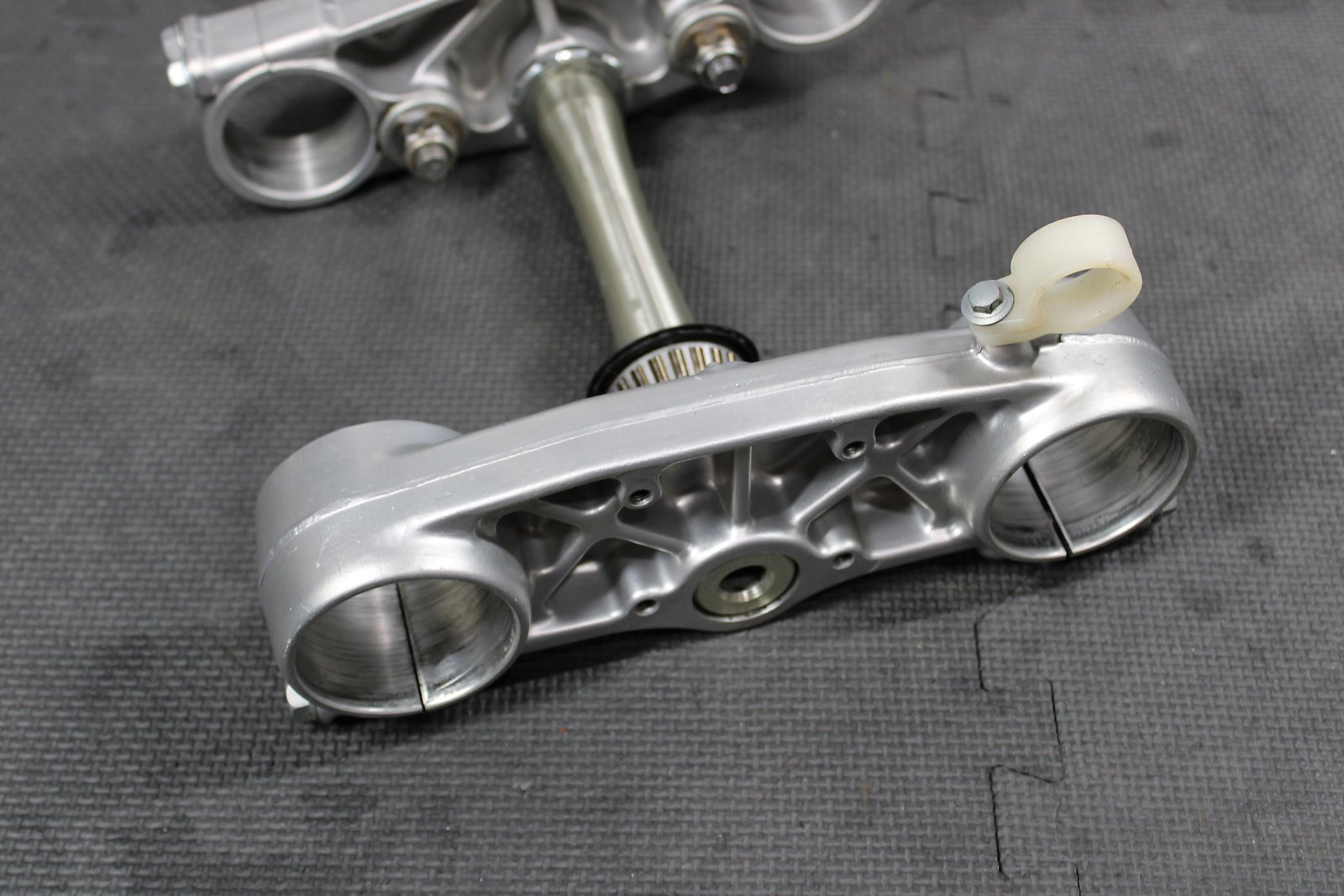 2000 HONDA CR125R OEM FRONT FORKS LOWER UPPER TRIPLE TREE STEM CLAMP - hggarage