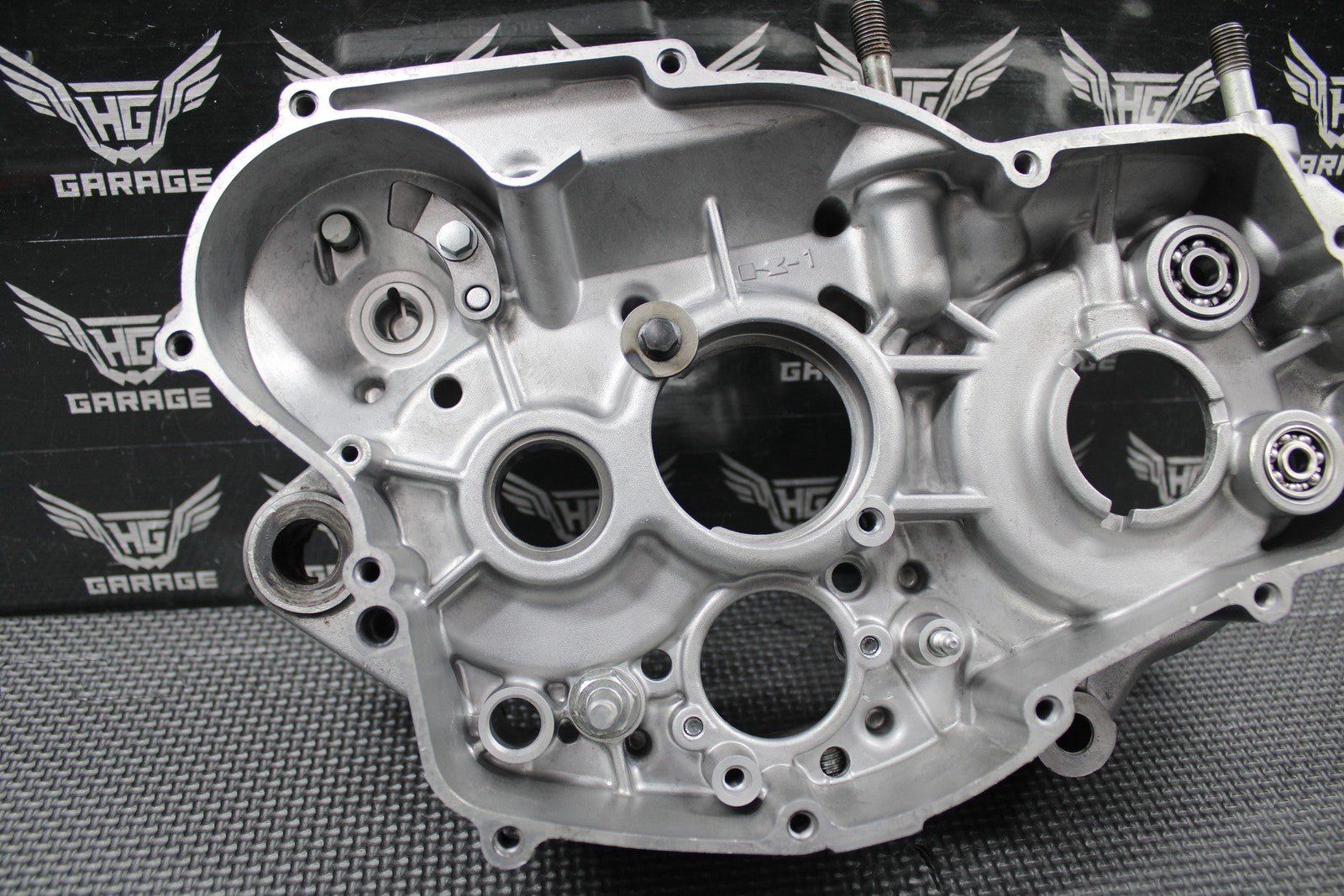 2006 2007 KAWASAKI KX250 OEM RIGHT ENGINE CRANKCASE CRANK CASE 14001 - 0065 GOOD! - hggarage