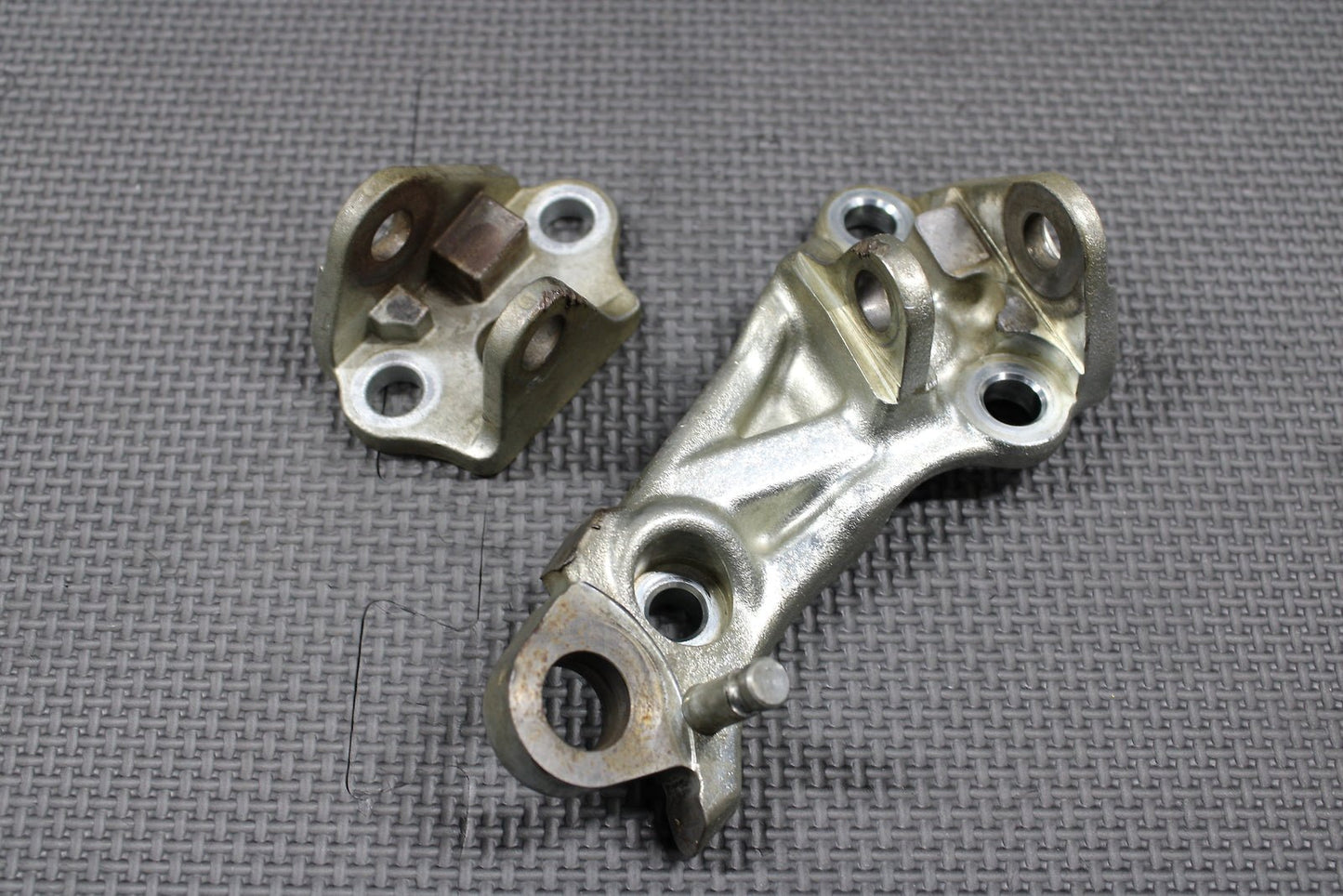 2019 YAMAHA 15 - 19 WR250F YZ250FX YZ450FX OEM PEGS FOOTPEGS MOUNTS BRACKETS - hggarage