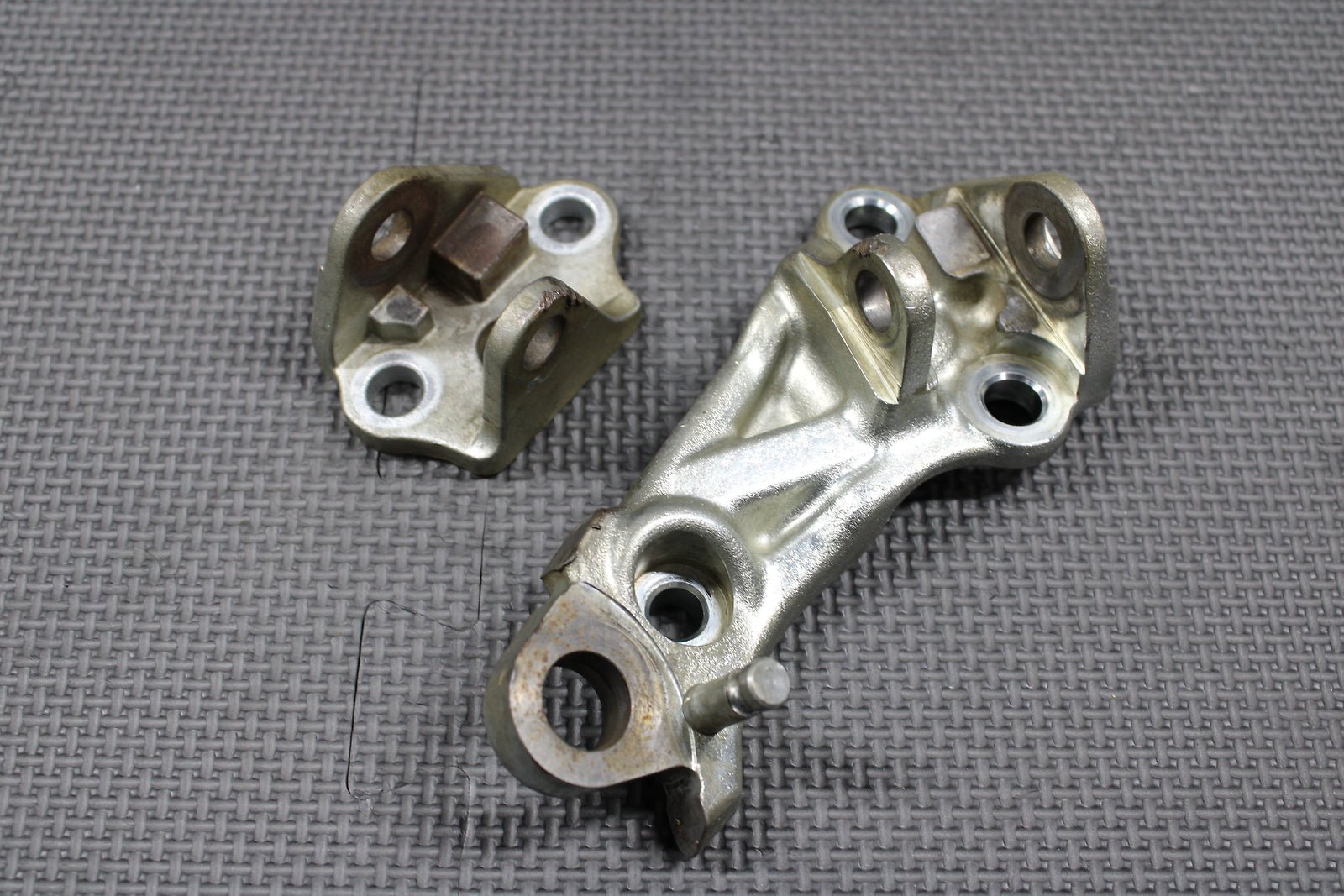 2019 YAMAHA 15 - 19 WR250F YZ250FX YZ450FX OEM PEGS FOOTPEGS MOUNTS BRACKETS - hggarage