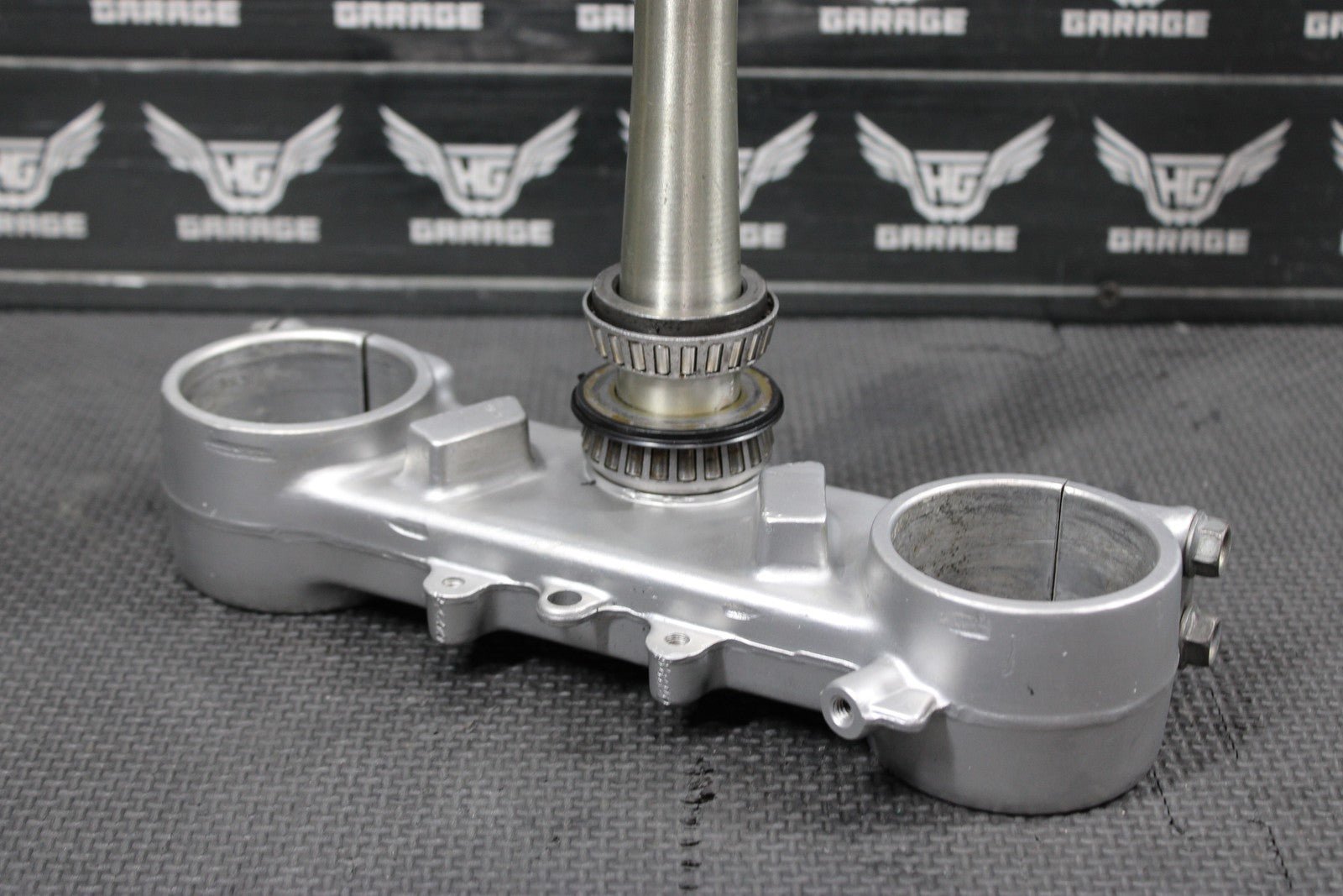 1998 HONDA CR125R OEM FRONT FORKS CLAMP LOWER TRIPLE TREE STEM 53219 - KZ4 - J00 - hggarage