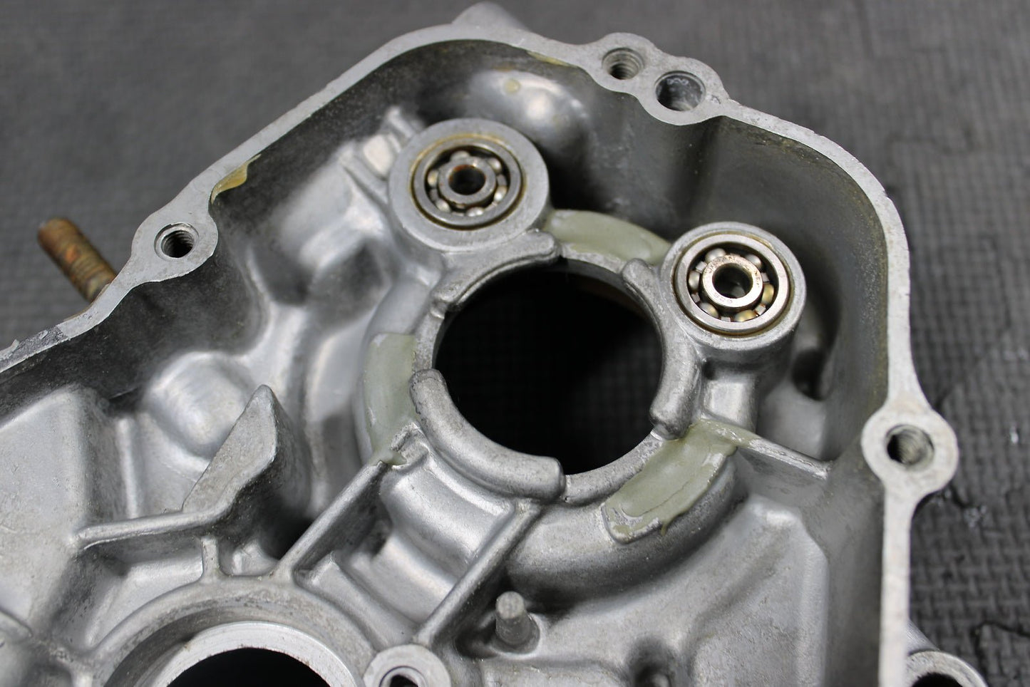 2001 KAWASAKI 01 - 05 KX100 KX85 OEM LEFT RIGHT ENGINE MOTOR CRANKCASE CRANK CASES - hggarage