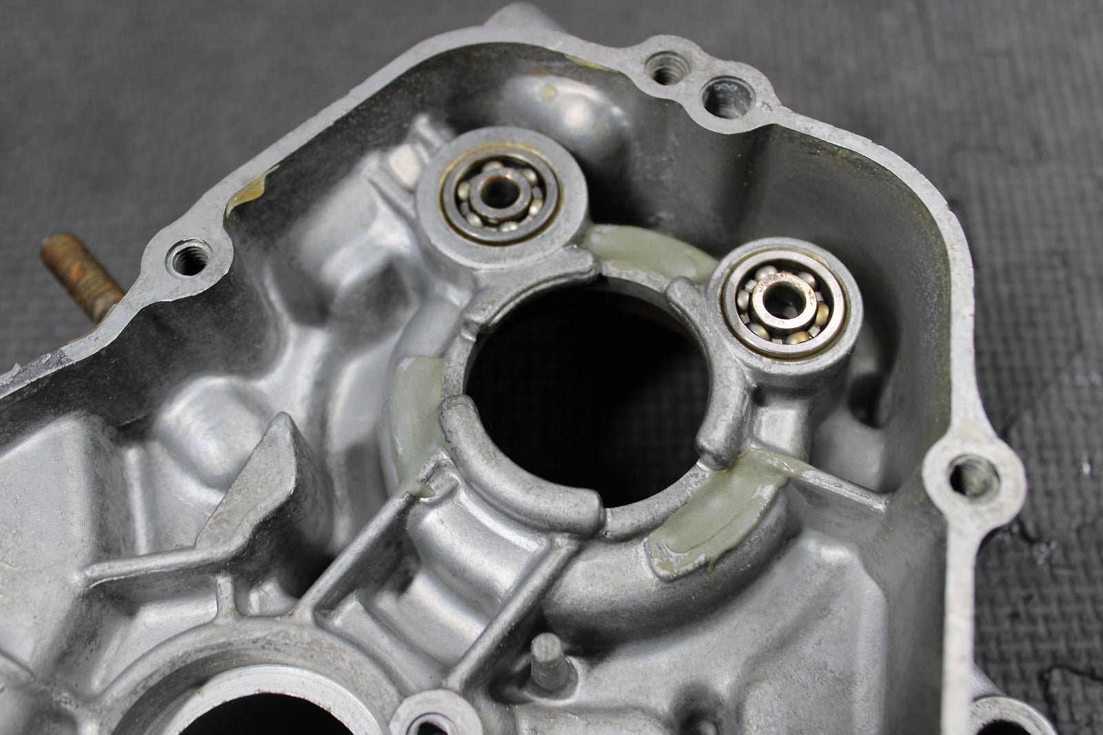 2001 KAWASAKI 01 - 05 KX100 KX85 OEM LEFT RIGHT ENGINE MOTOR CRANKCASE CRANK CASES - hggarage