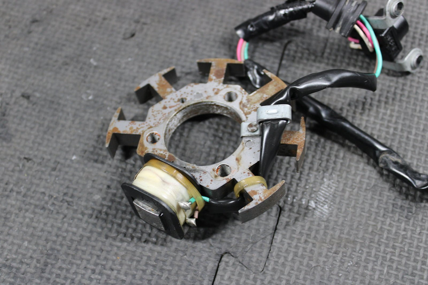 2000 Yamaha TTR125L OEM Stator Magneto Rotor Flywheel 5HP - 85510 - 02 - 00 - hggarage