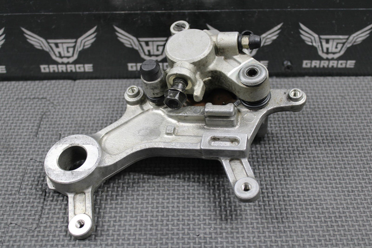 1997 HONDA 97 - 99 CR250R OEM NISSIN REAR BACK BRAKE CALIPER 43150 - KZ3 - B01 NICE! - hggarage