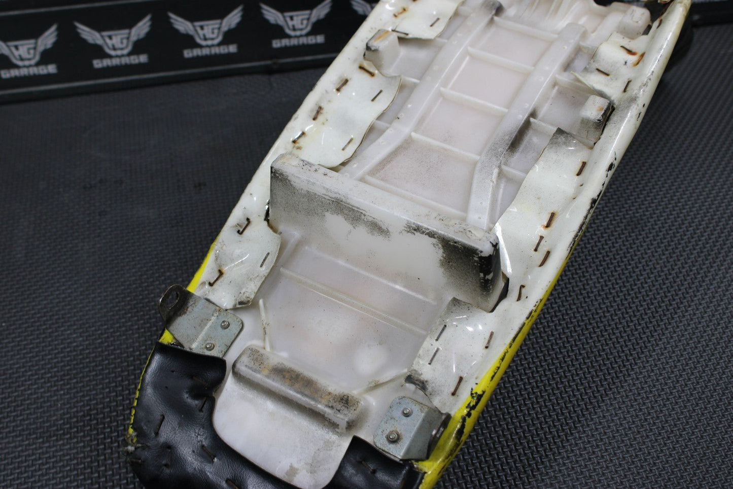 2001 SUZUKI RM80 OEM SEAT SADDLE CUSHION 45100 - 03B70 - DY1 - hggarage