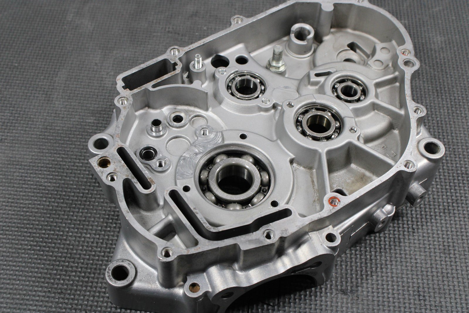 2008 KAWASAKI KLX140 OEM RIGHT ENGINE CRANKCASE CRANK CASES BLOCK 14080 - 02 - hggarage