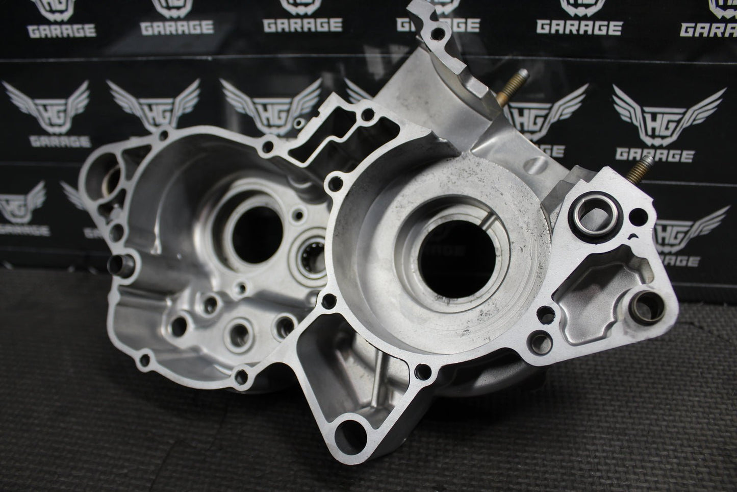 1998 Yamaha YZ125 OEM Left Engine Motor Crankcase Crank Case Block 5DH - 15111 - 00 - hggarage