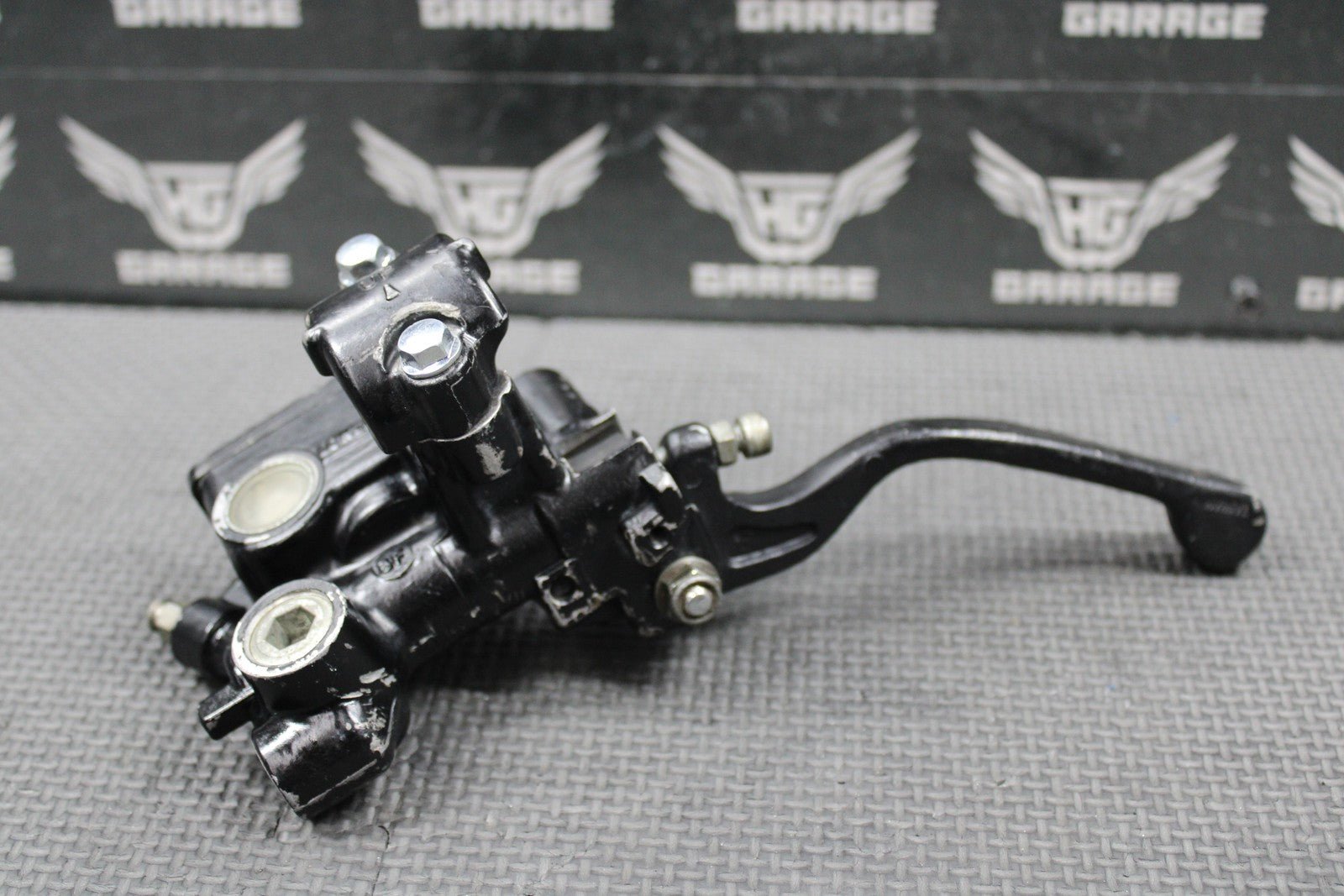 1989 HONDA 86 - 90 XR250R 87 - 90 XR600R OEM FRONT BRAKE MASTER CYLINDER W/ LEVER - hggarage
